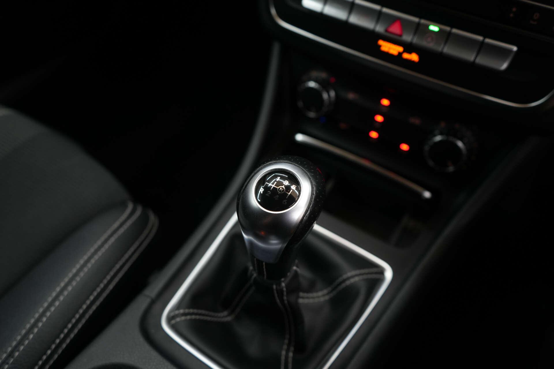 Mercedes-Benz Gla view 27