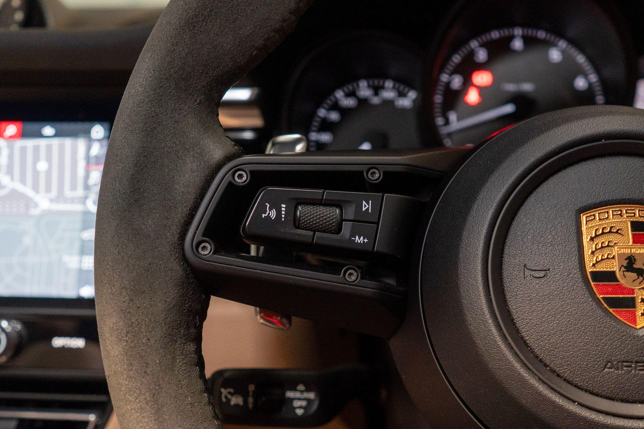 Porsche Macan view 27