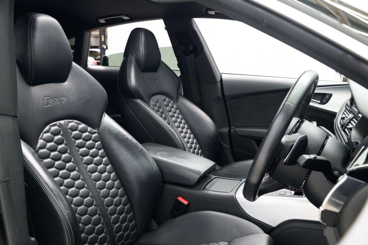 Audi RS7 view 11