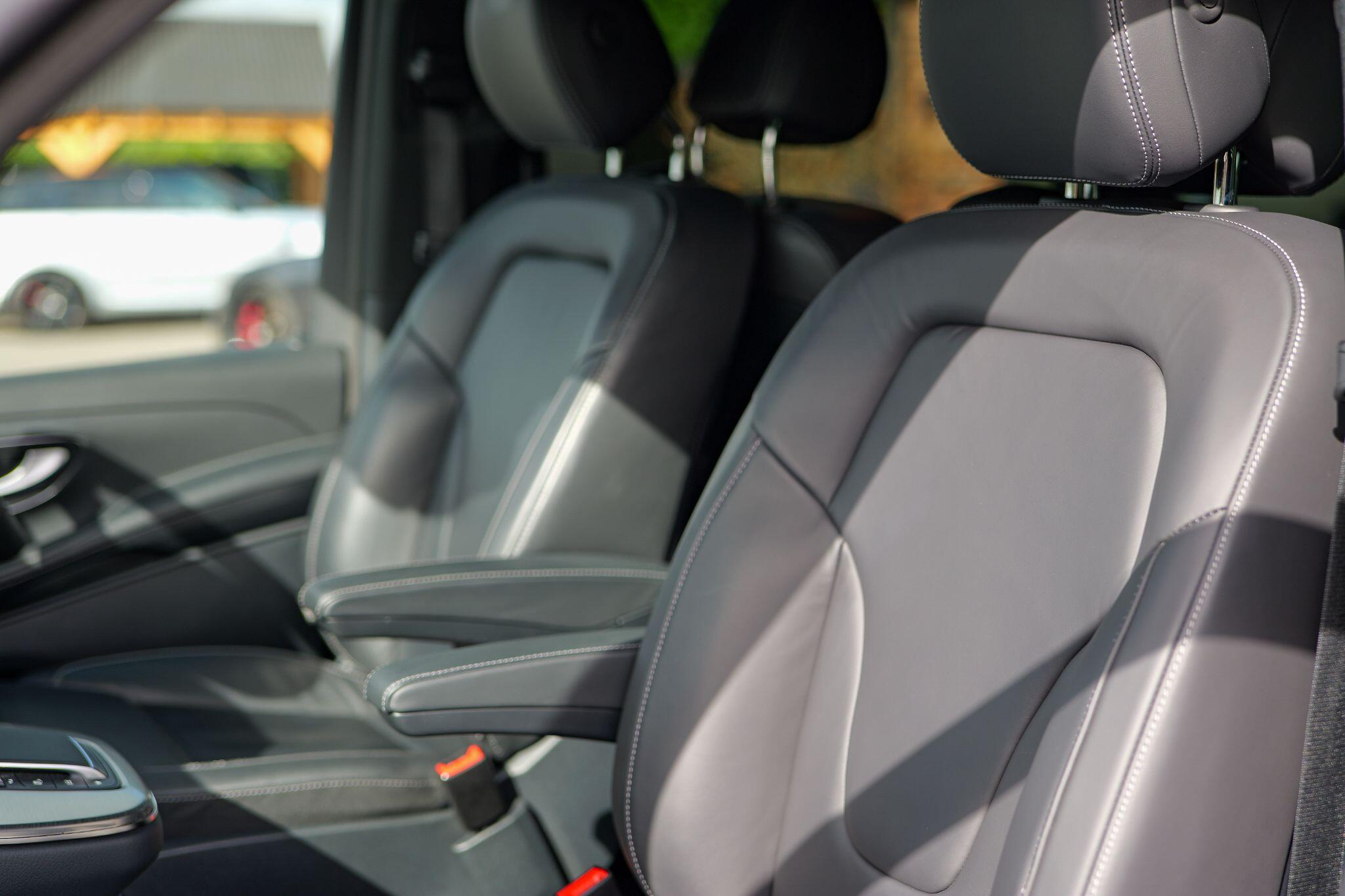 Mercedes-Benz V Class view 22