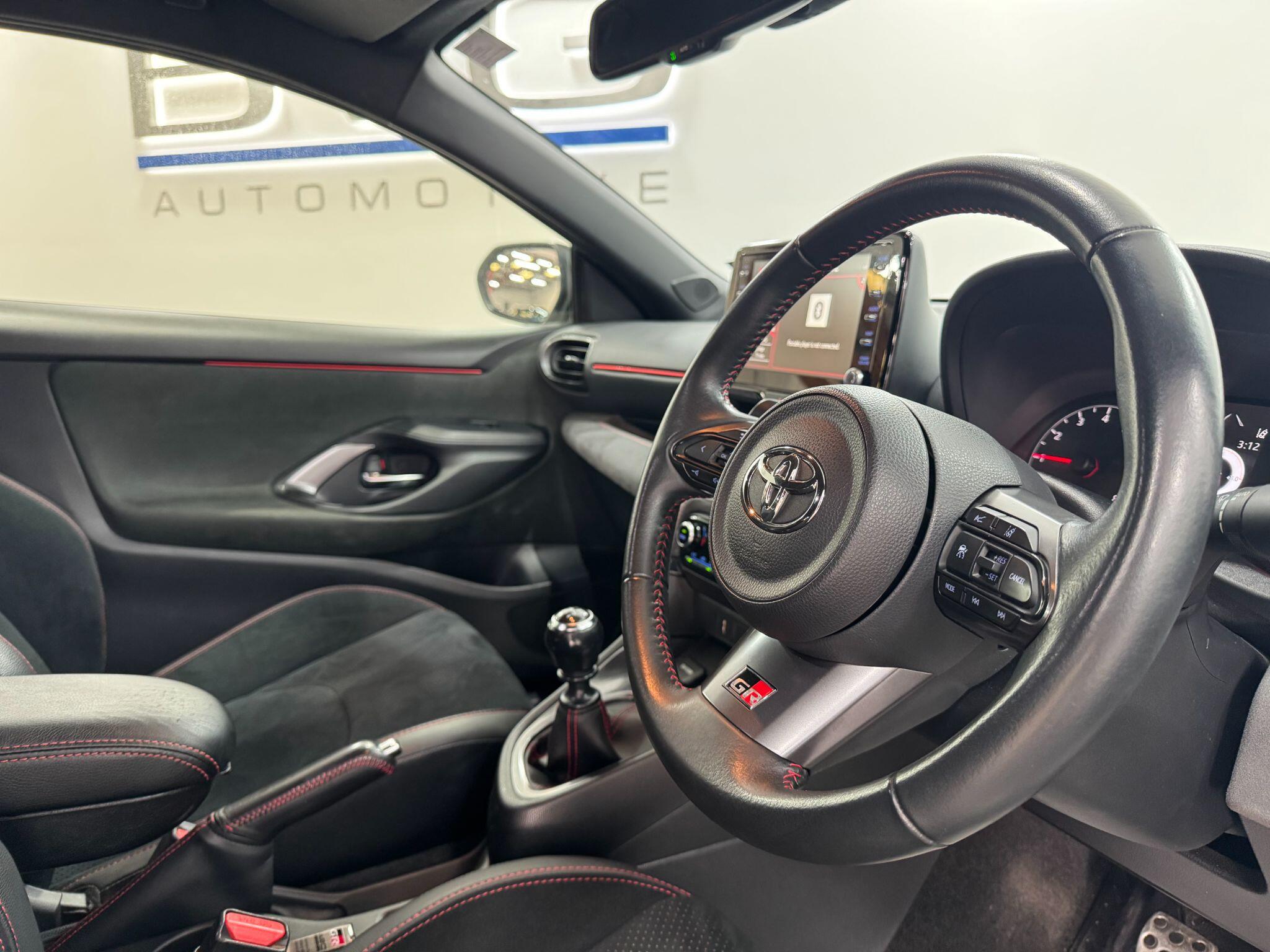 Toyota Yaris view 27