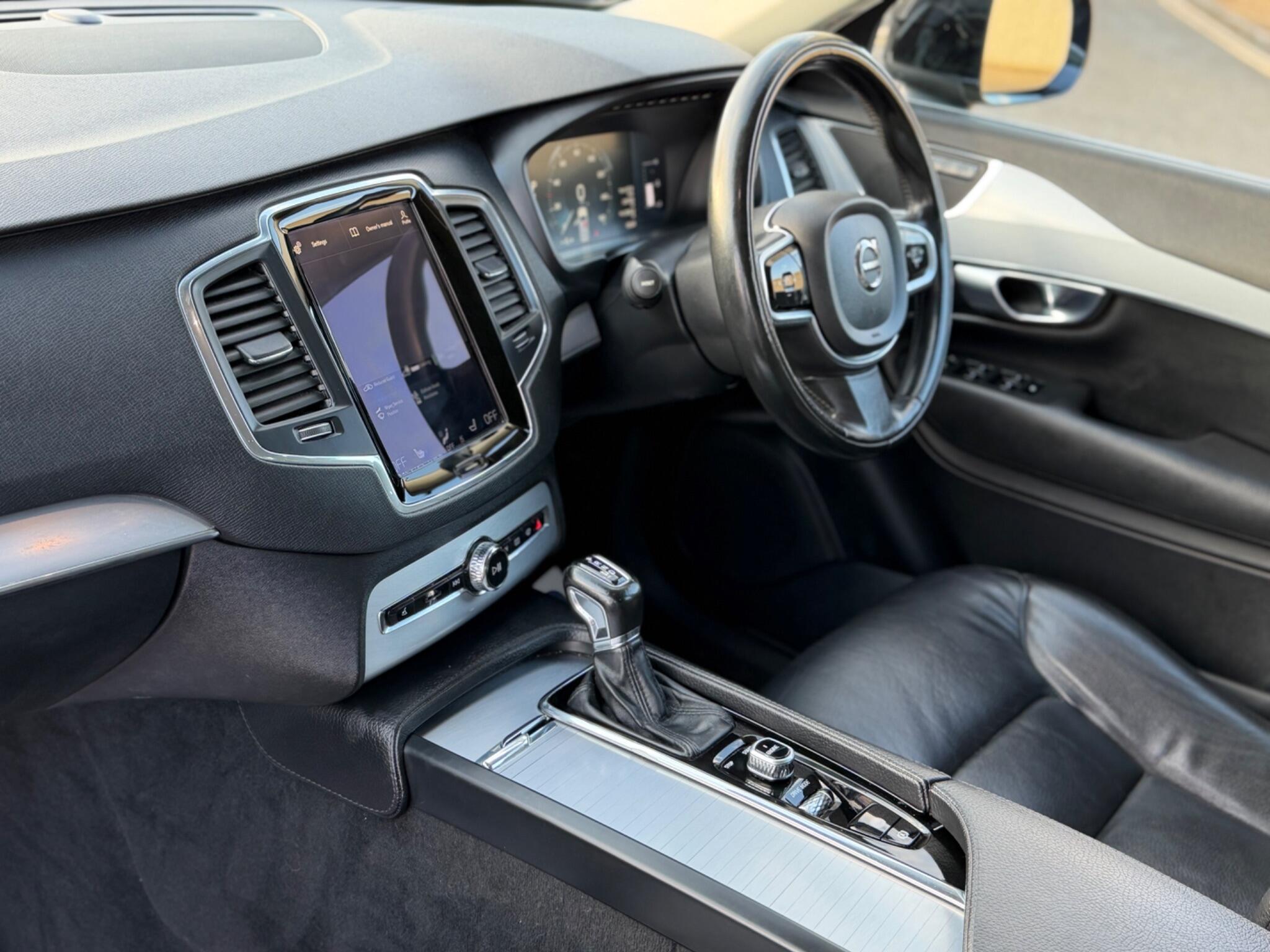 Volvo XC90 view 14