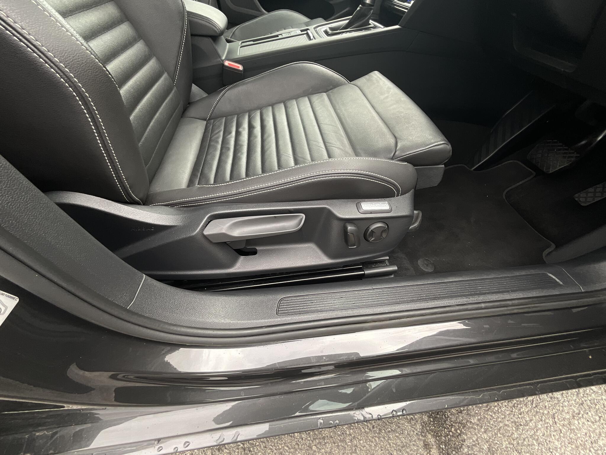 Volkswagen Passat view 23
