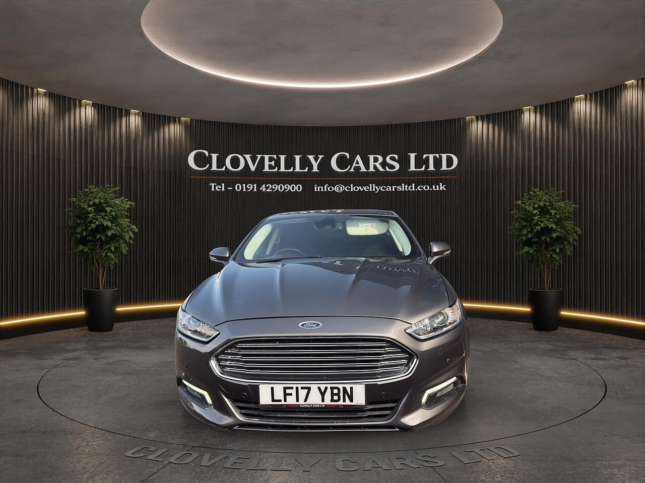 Ford Mondeo view 2