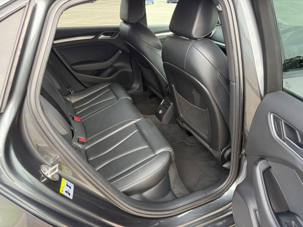 Audi S3 view 60