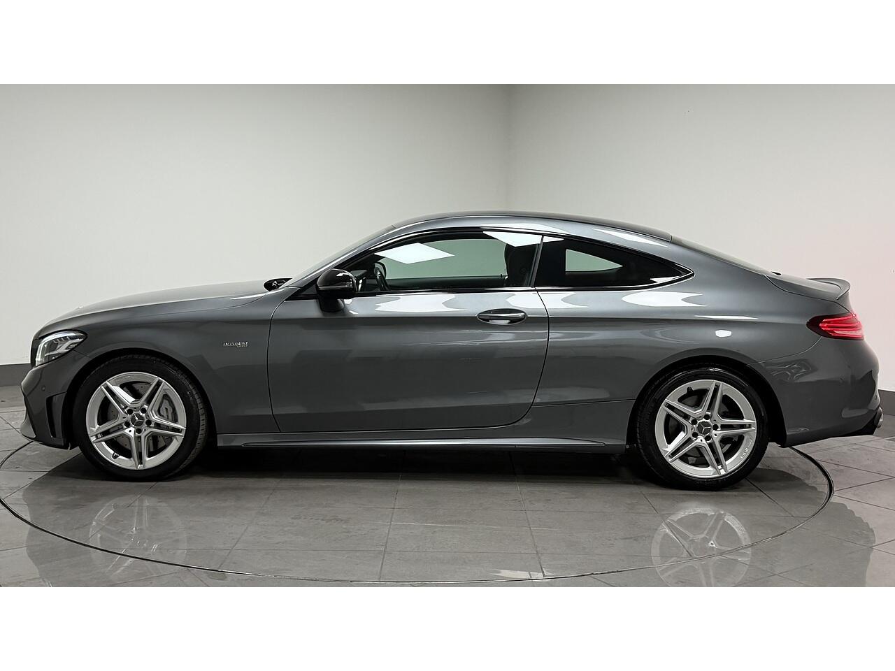 Mercedes-Benz C-Class view 4