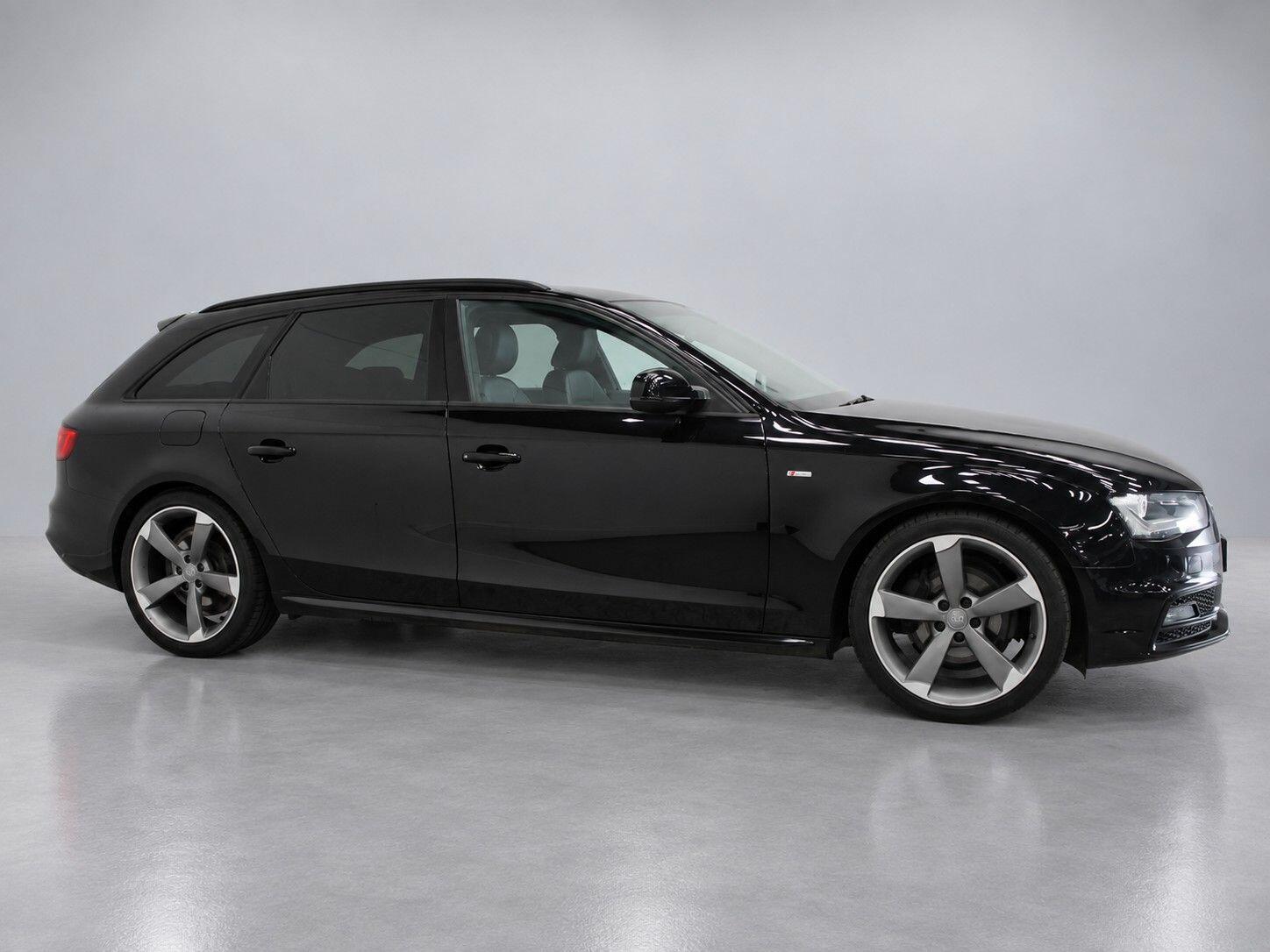 Audi A4 view 4