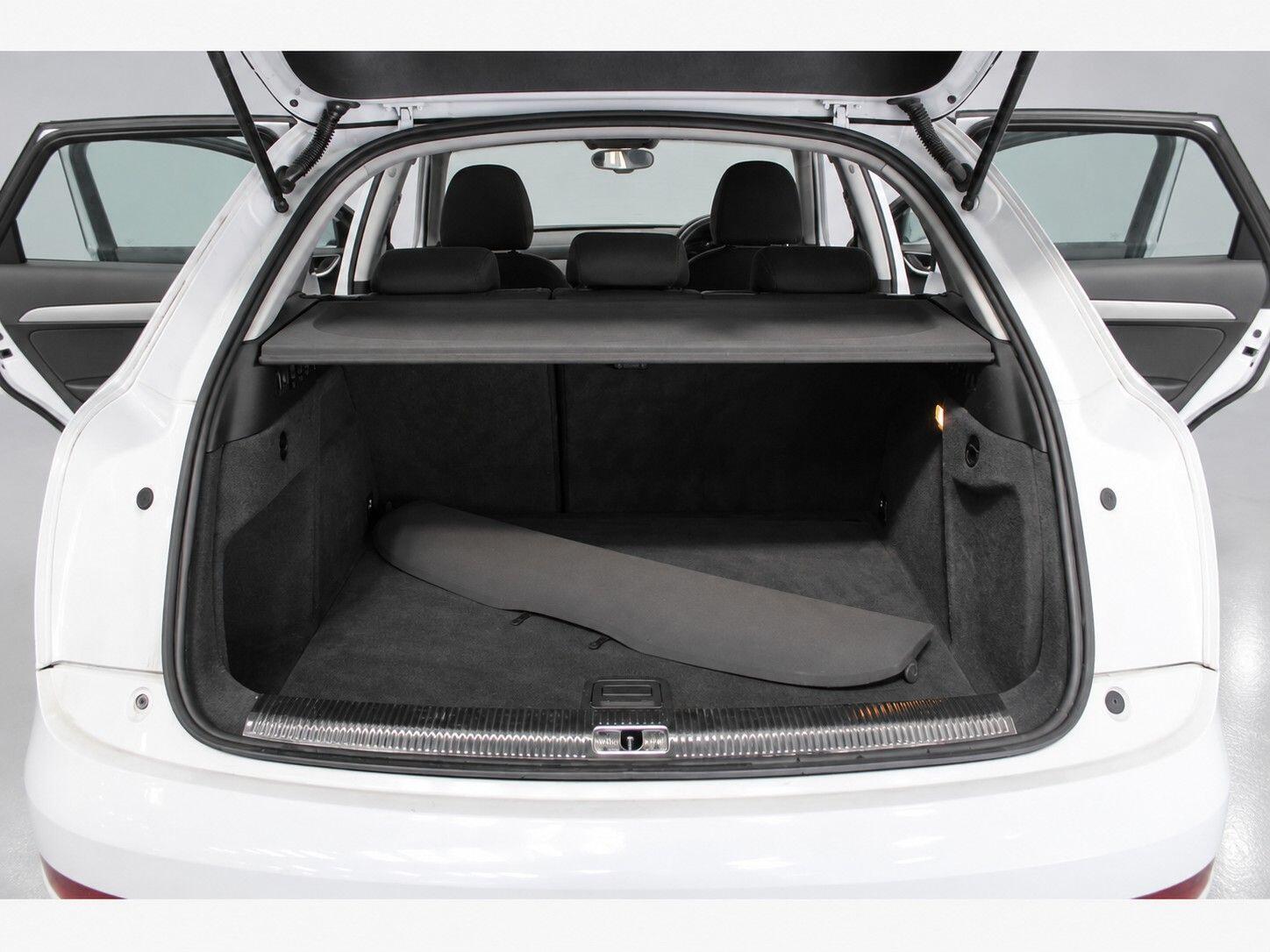 Audi Q3 view 24