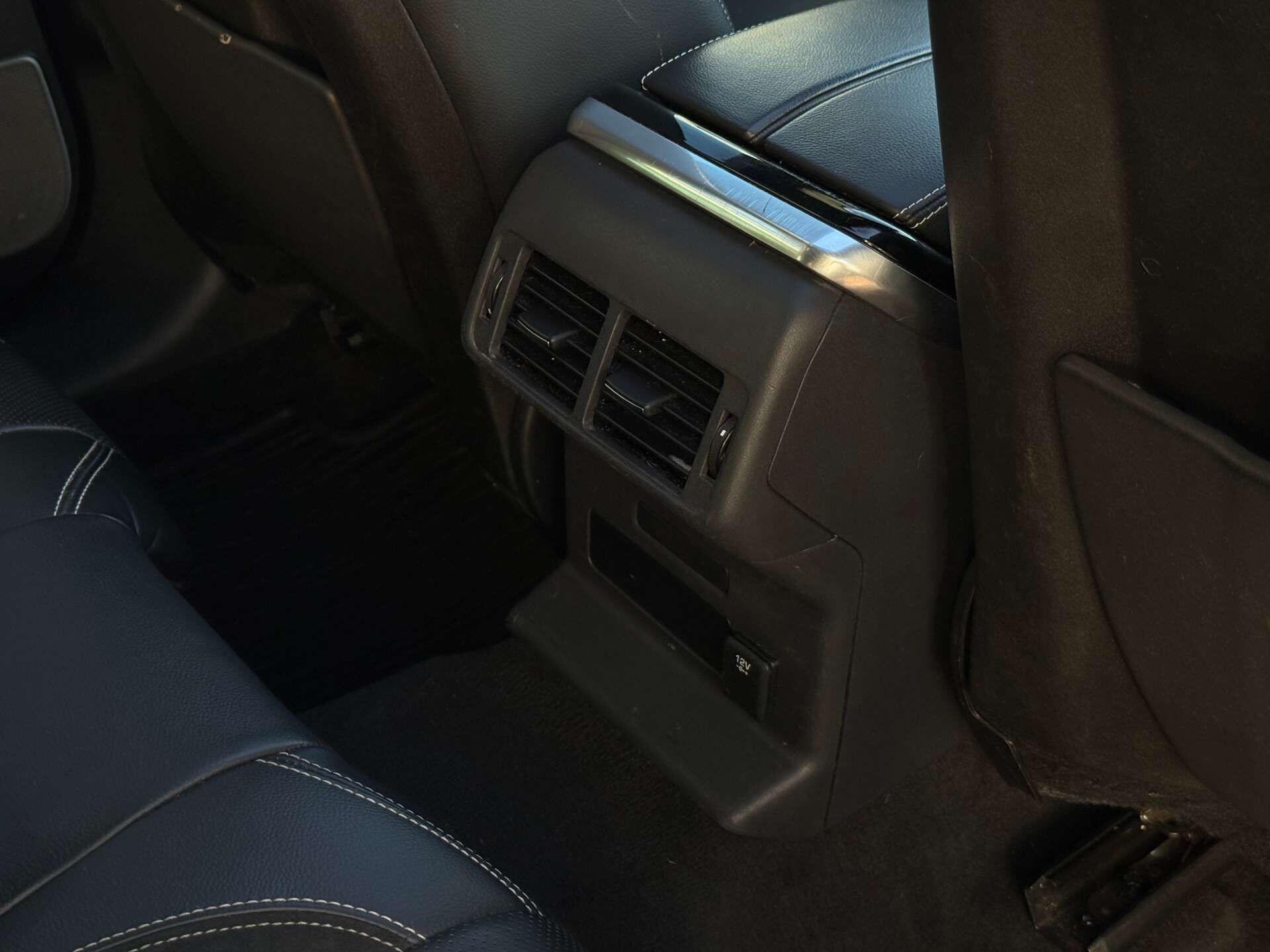 Land Rover Range Rover Velar view 22