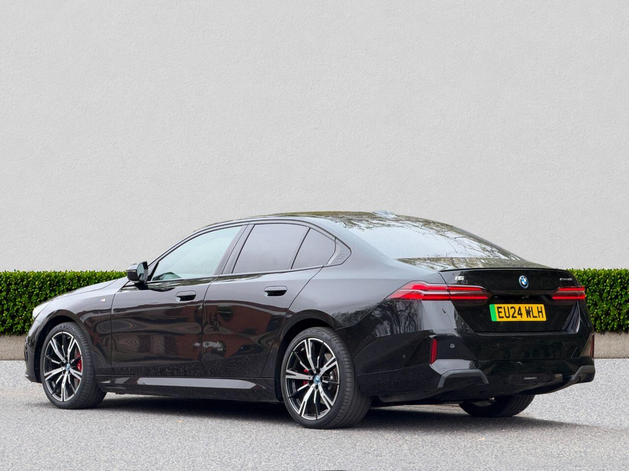 BMW i5 view 6