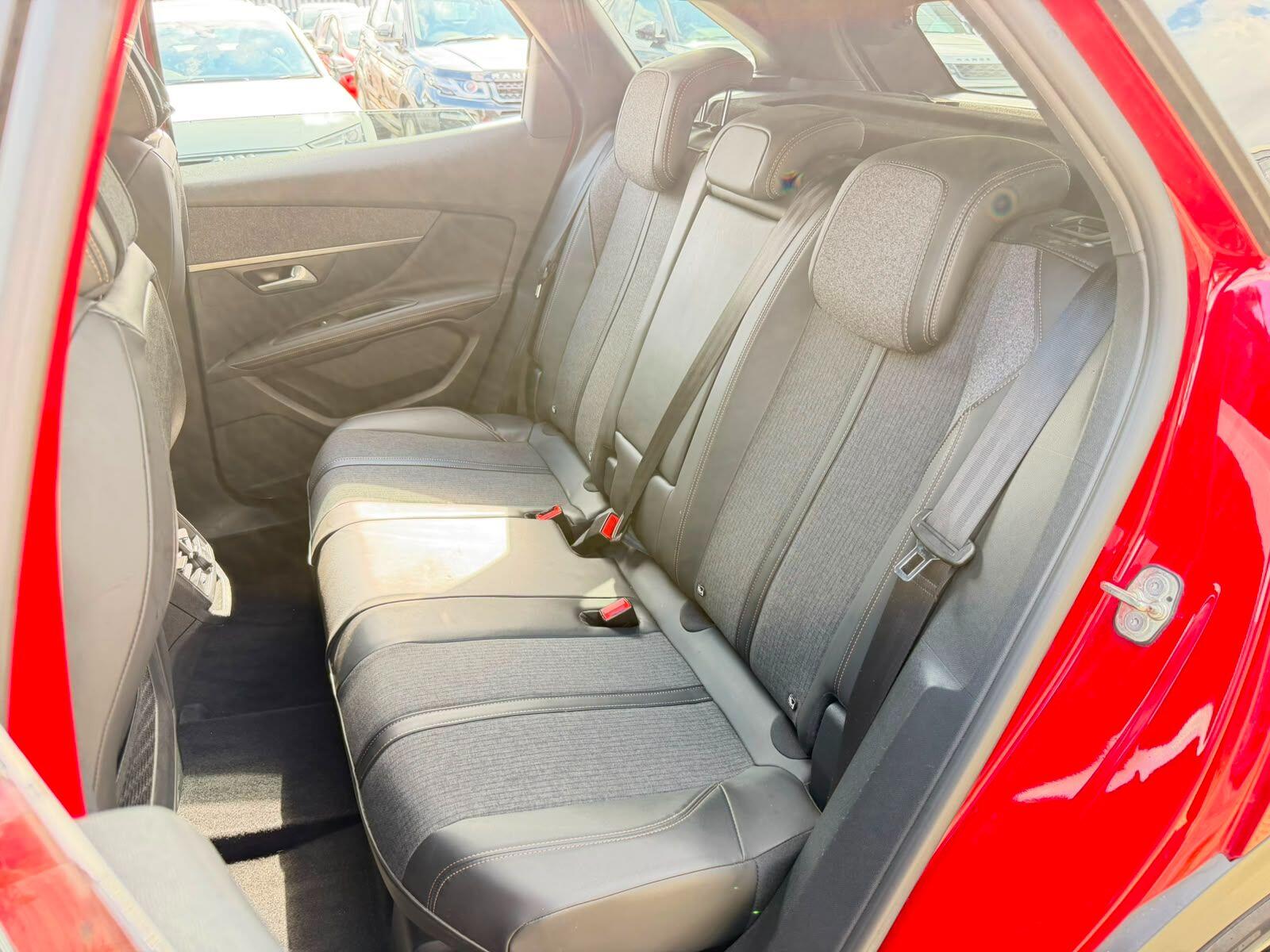 Peugeot 3008 view 18