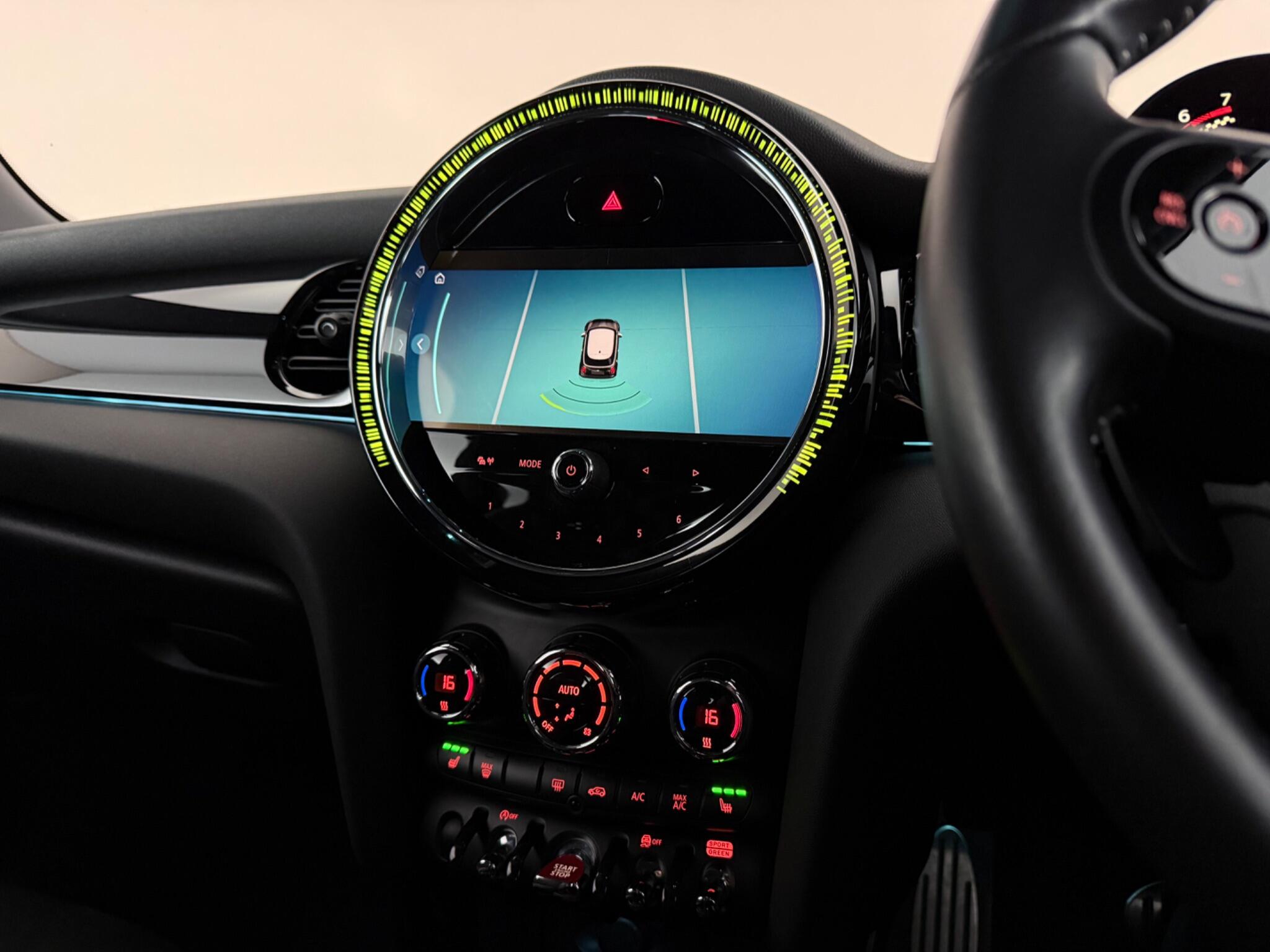 Mini Hatch view 34