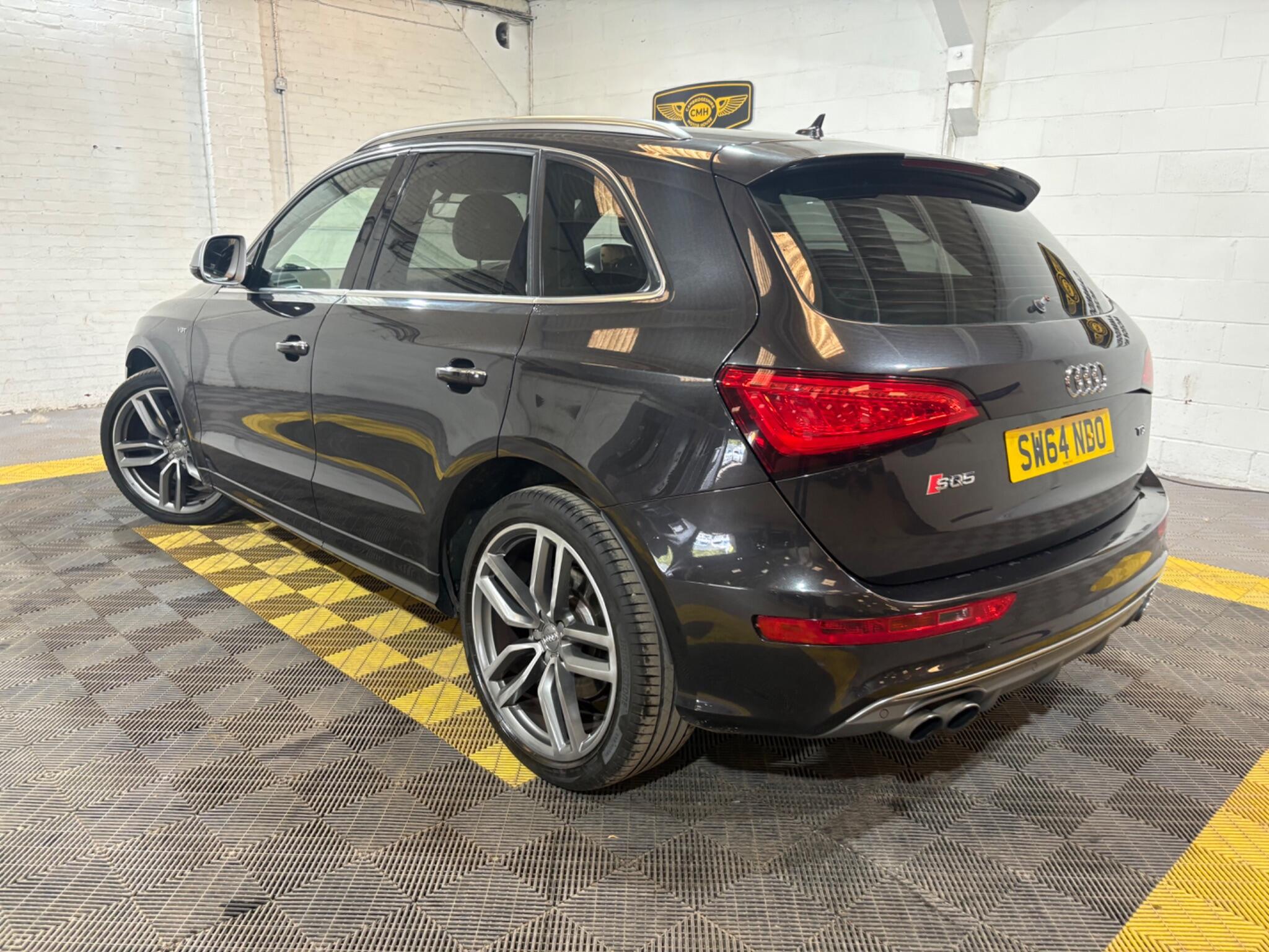 Audi SQ5 view 8