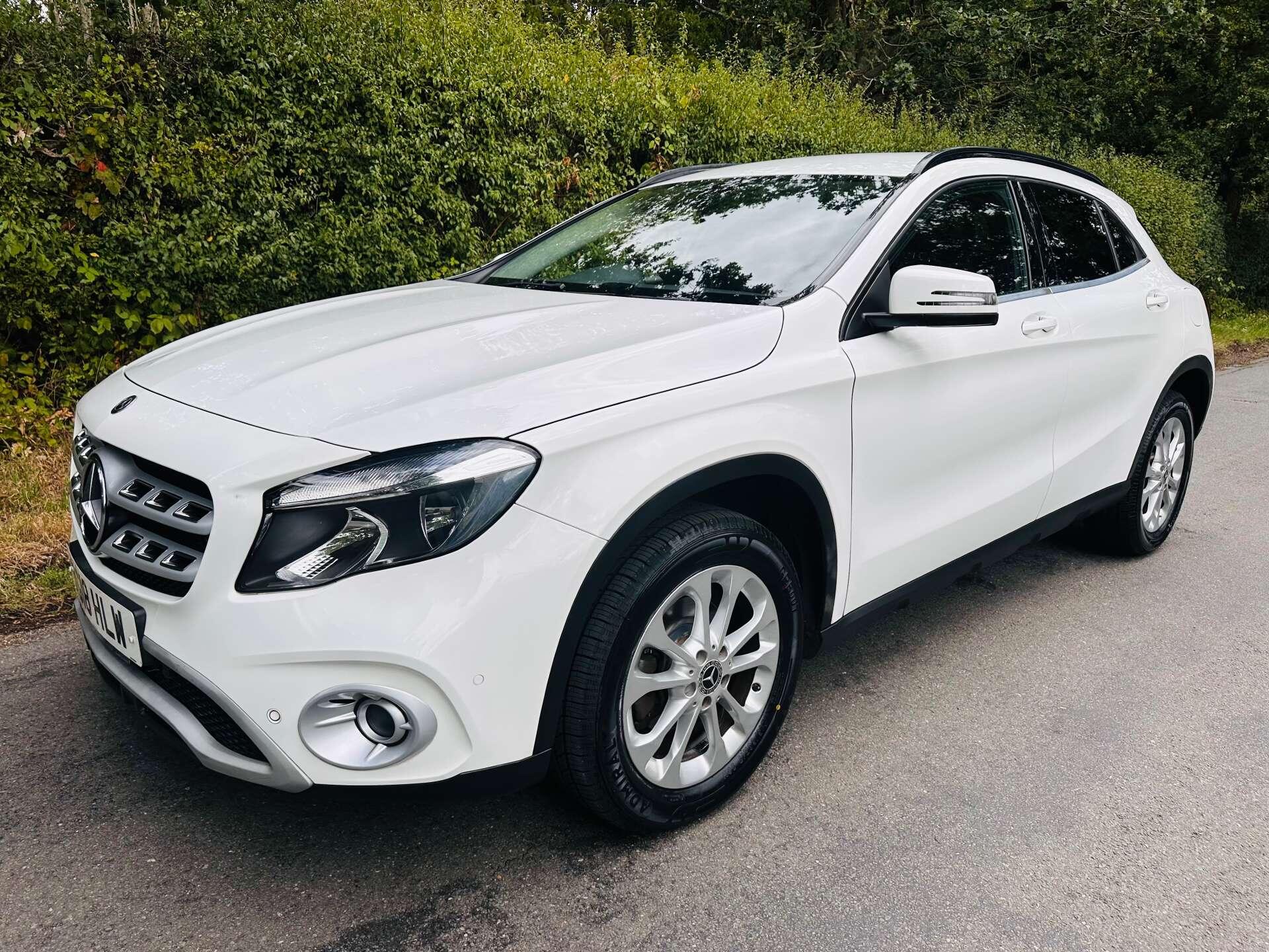 Mercedes-Benz Gla view 28