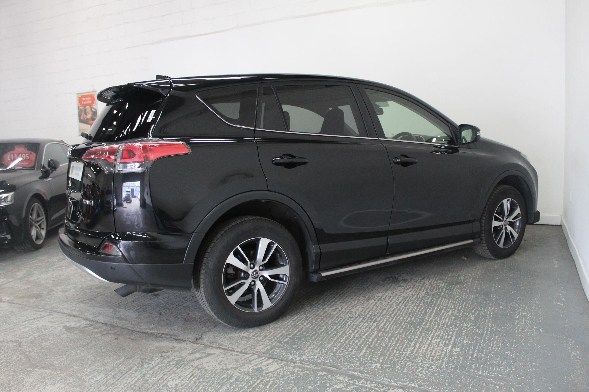 Toyota Rav4 view 11