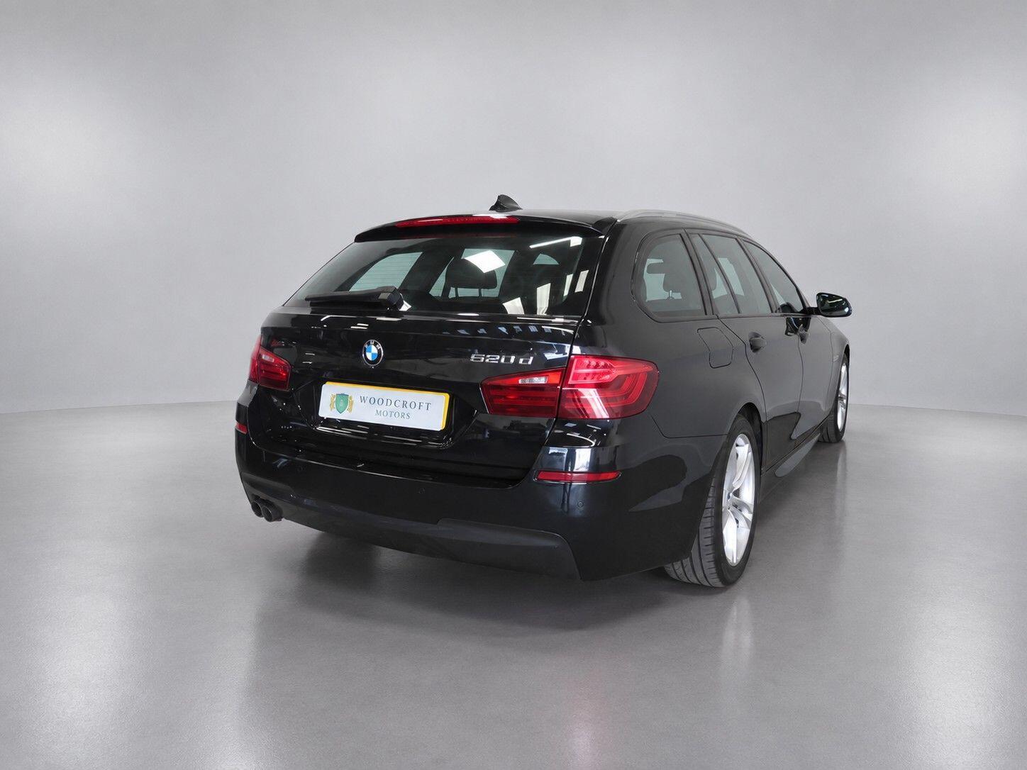 BMW 5 Series view 8