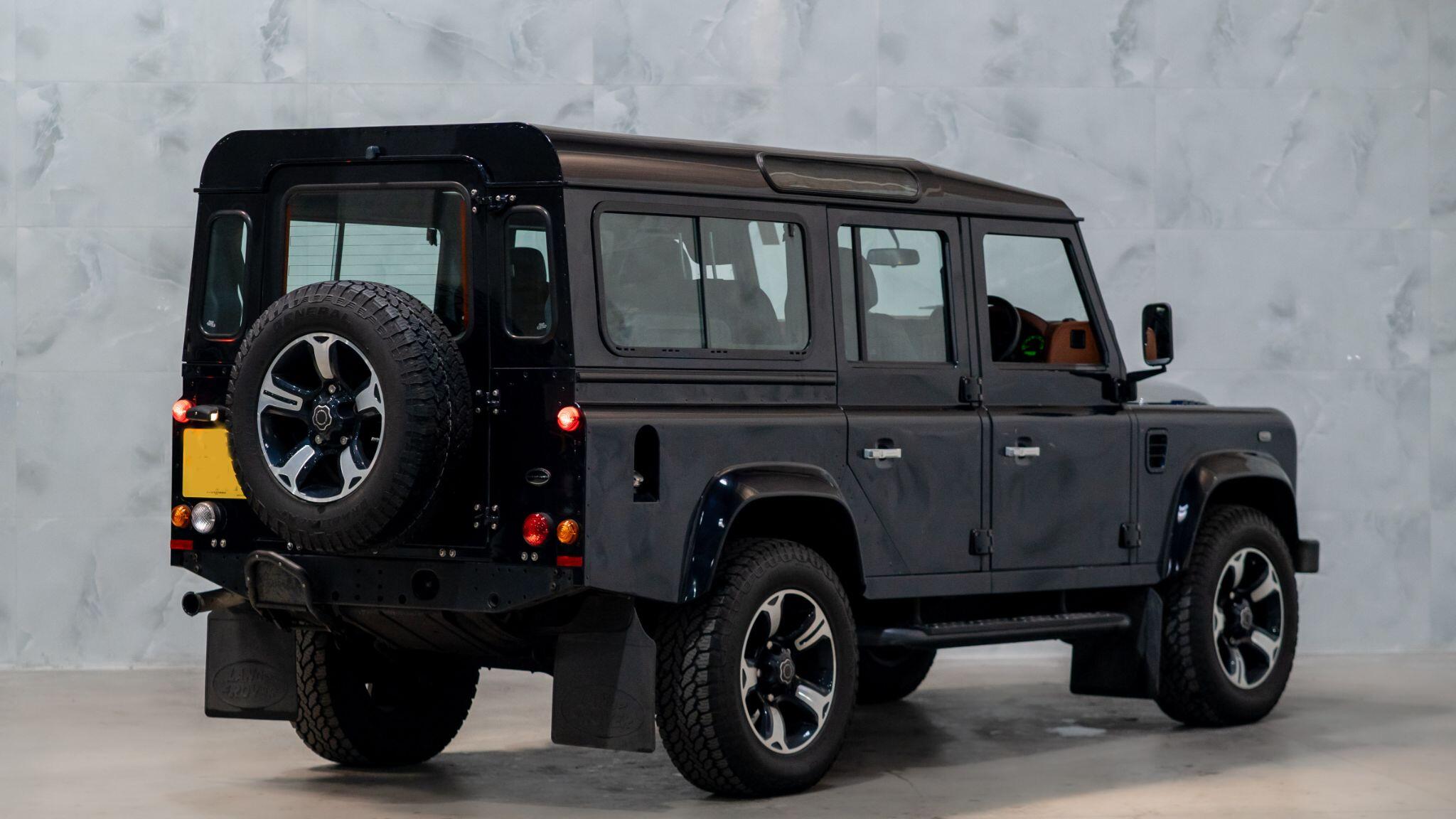 Land Rover Defender view 7