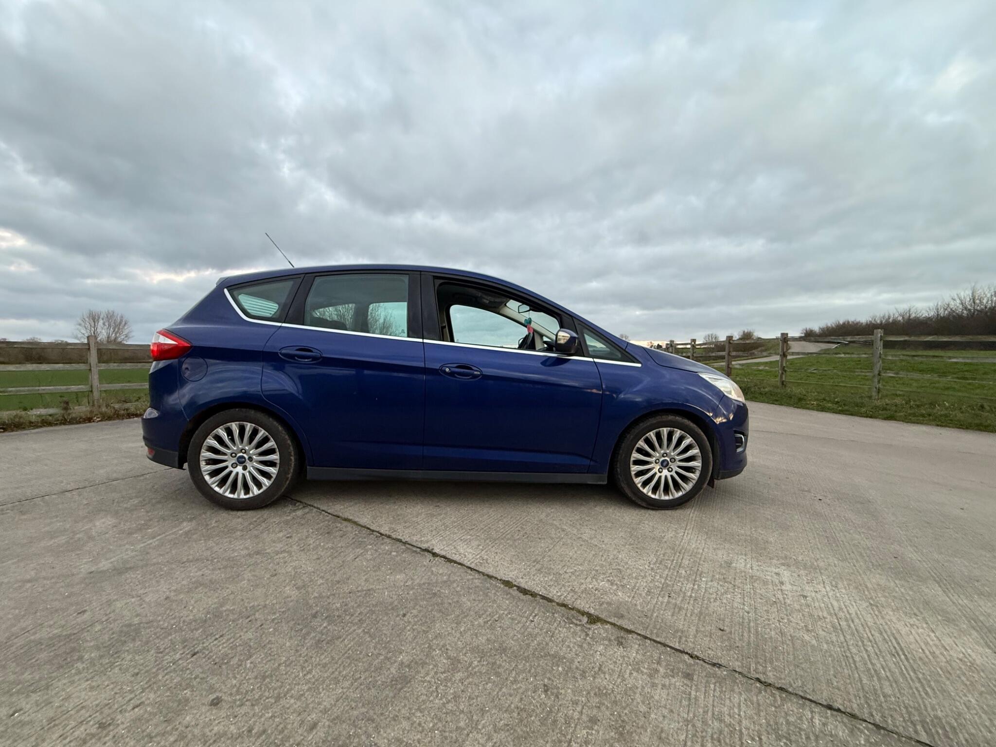 Ford C-Max 1.6 TDCi Titanium Euro 5 5dr — photo 24 of 104