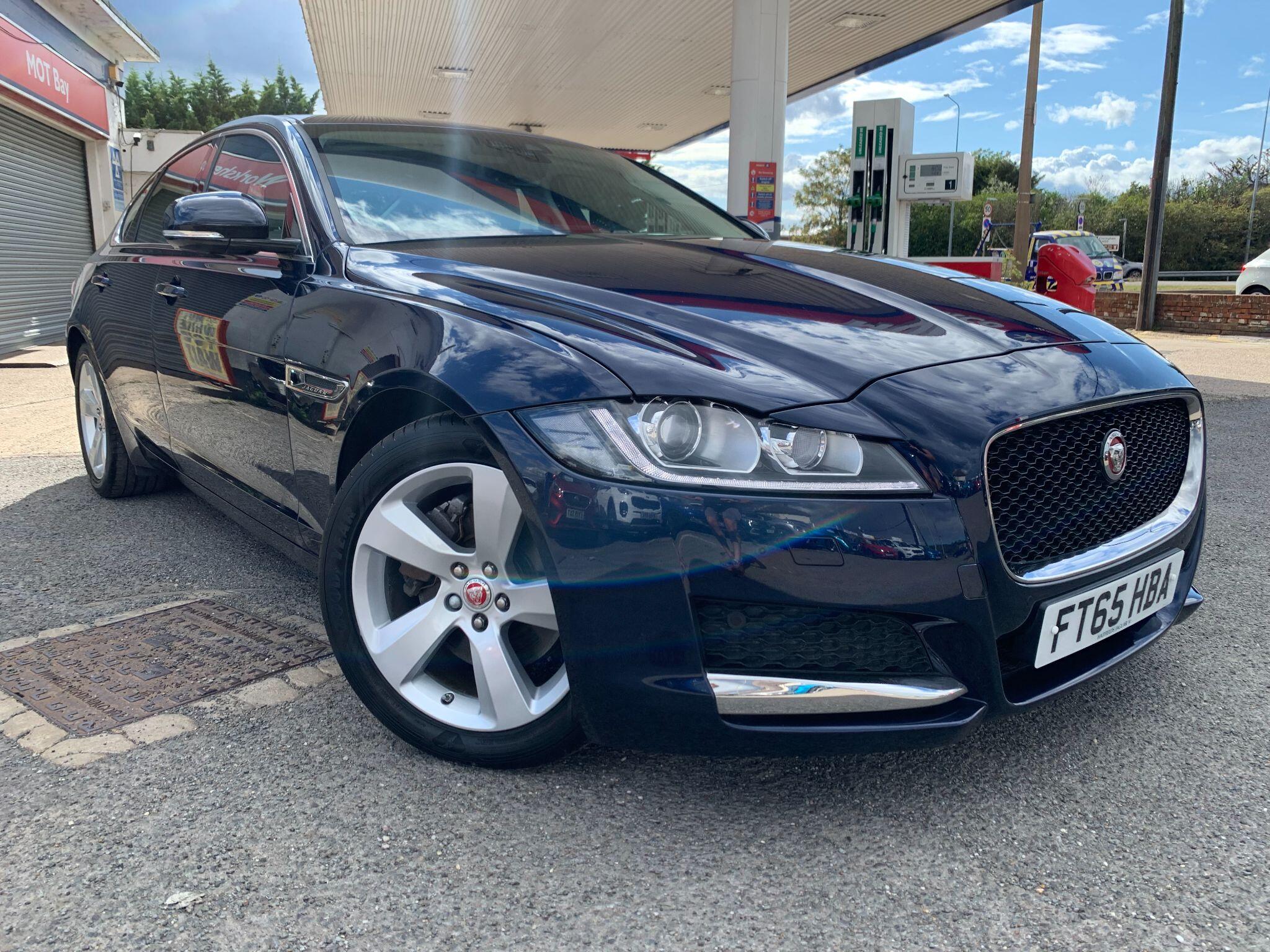 Jaguar XF view 10
