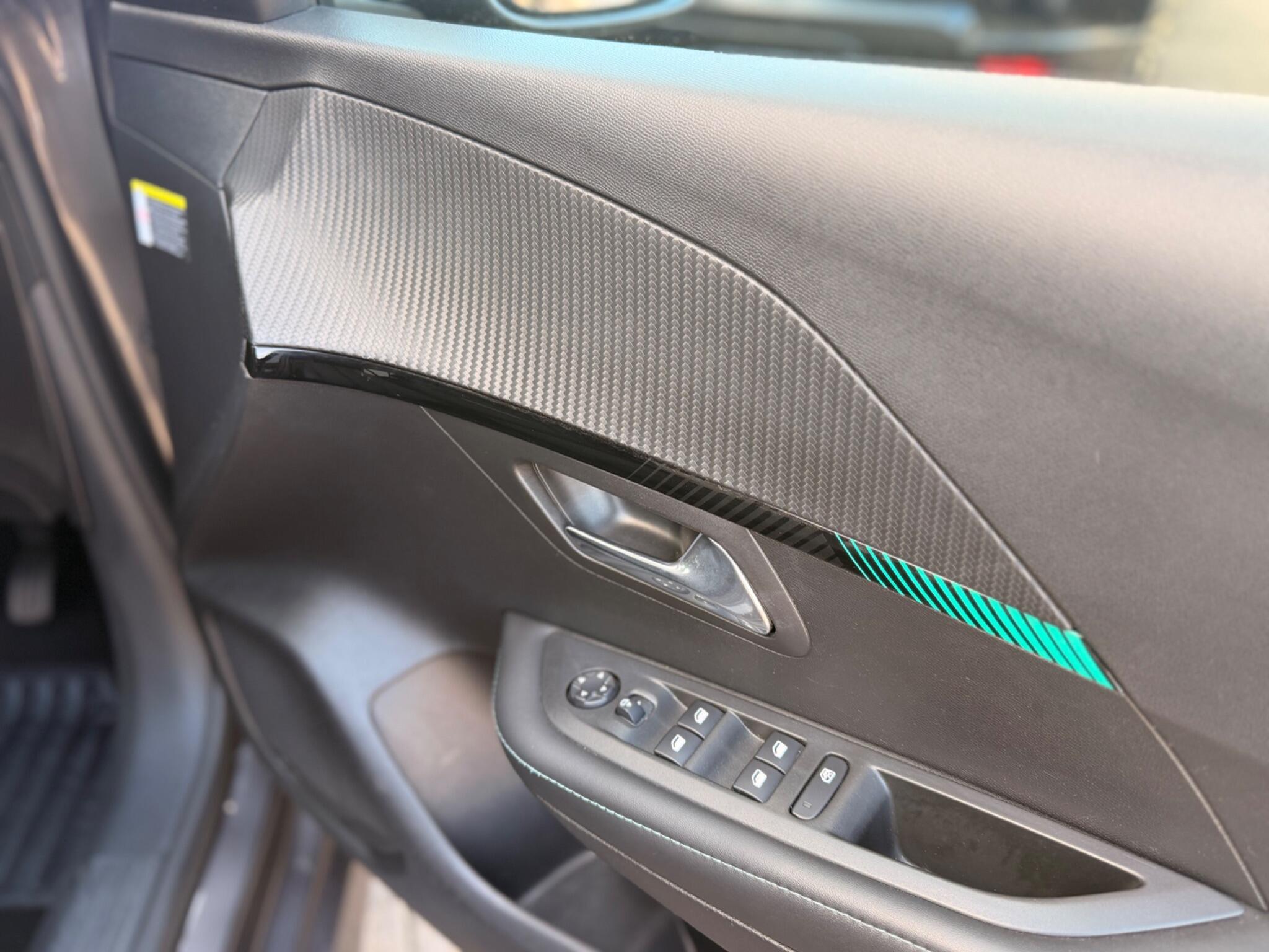 Peugeot 208 view 31