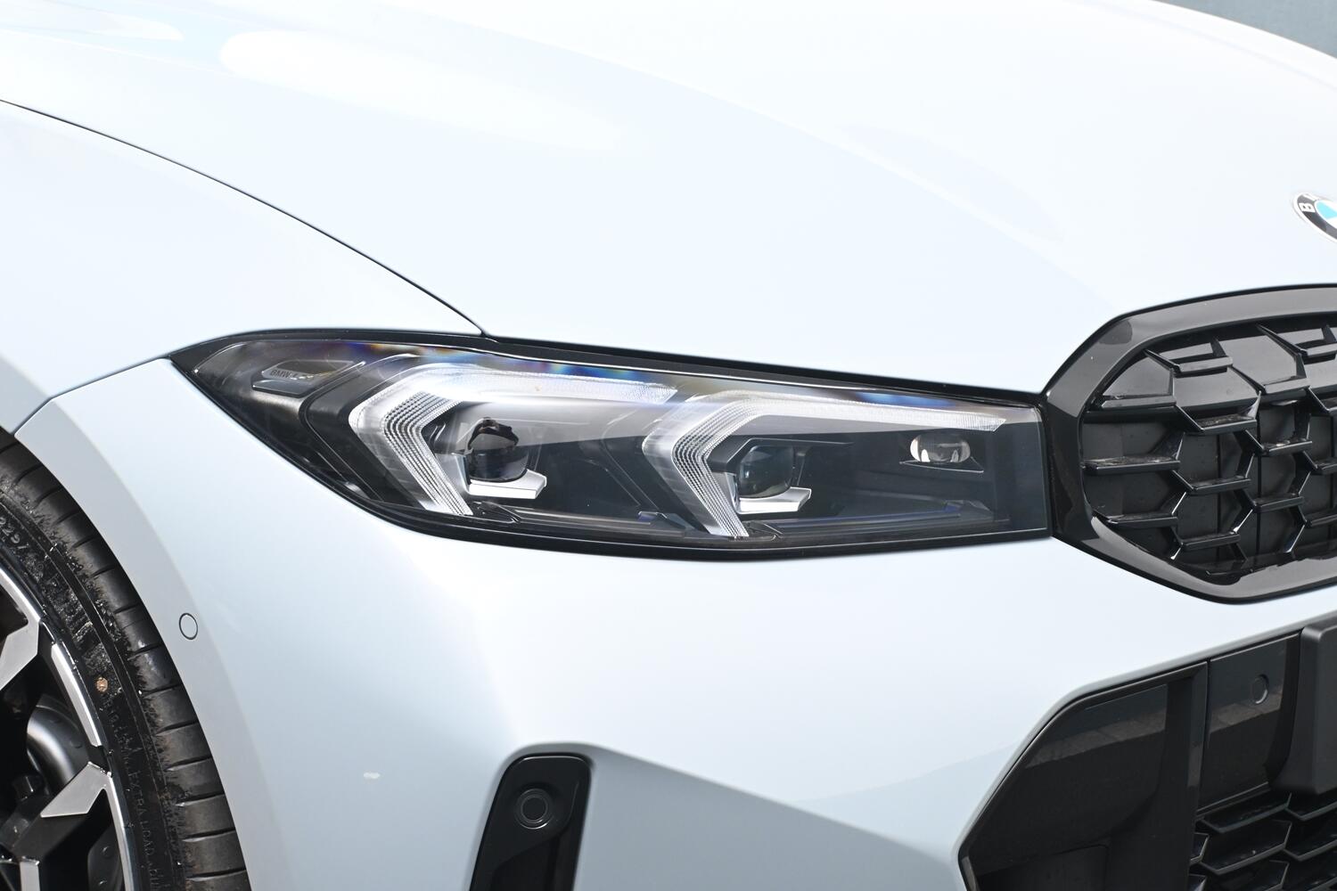 BMW 3 Series view 23