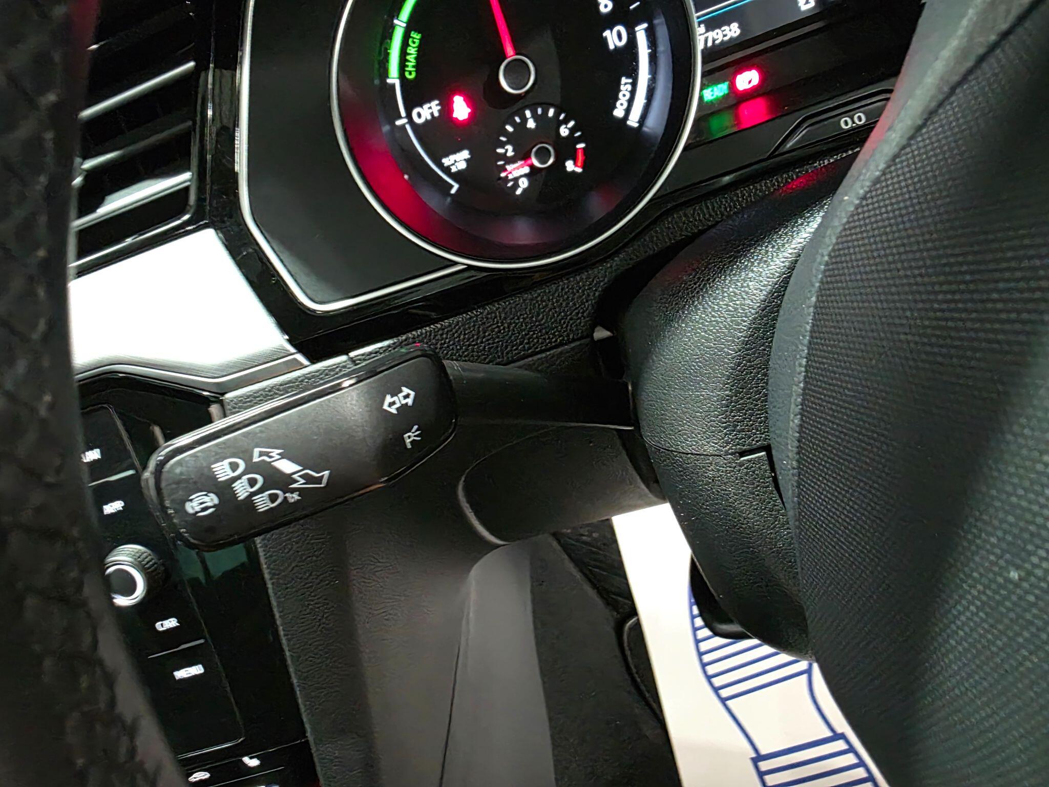 Volkswagen Passat view 21