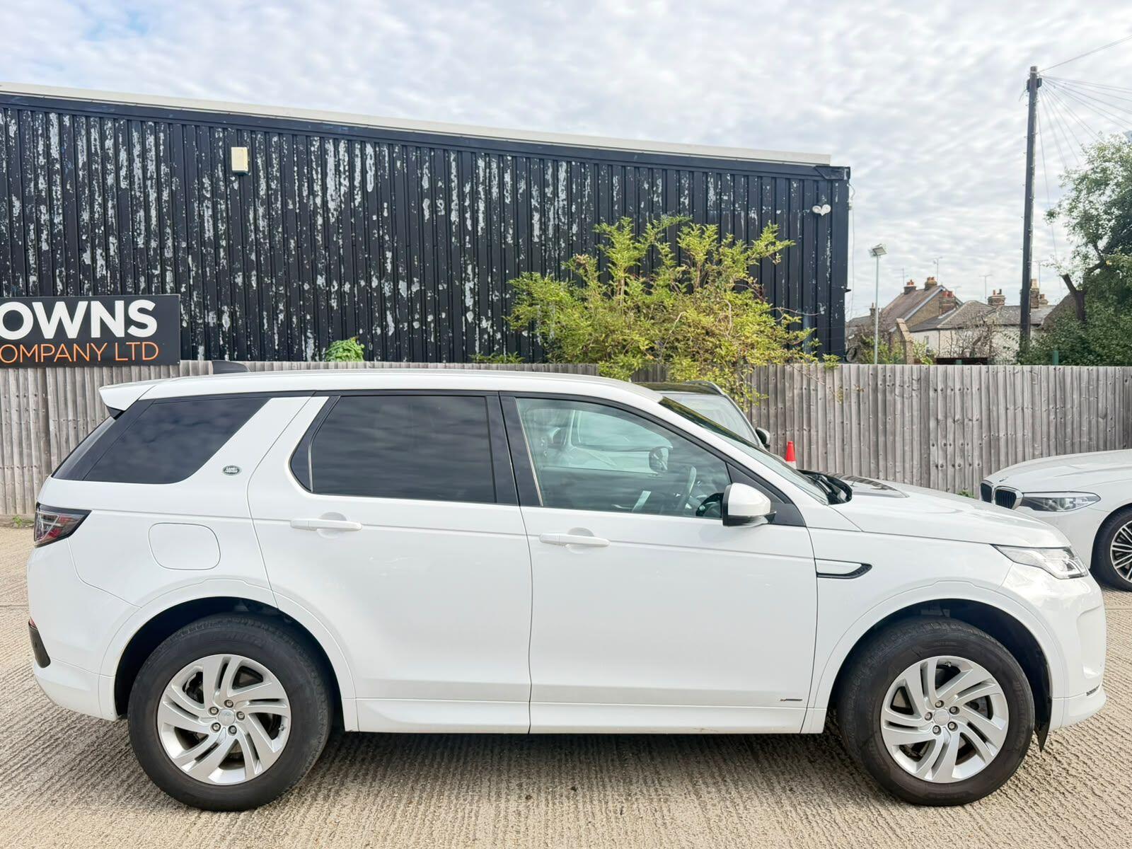Land Rover Discovery Sport view 2