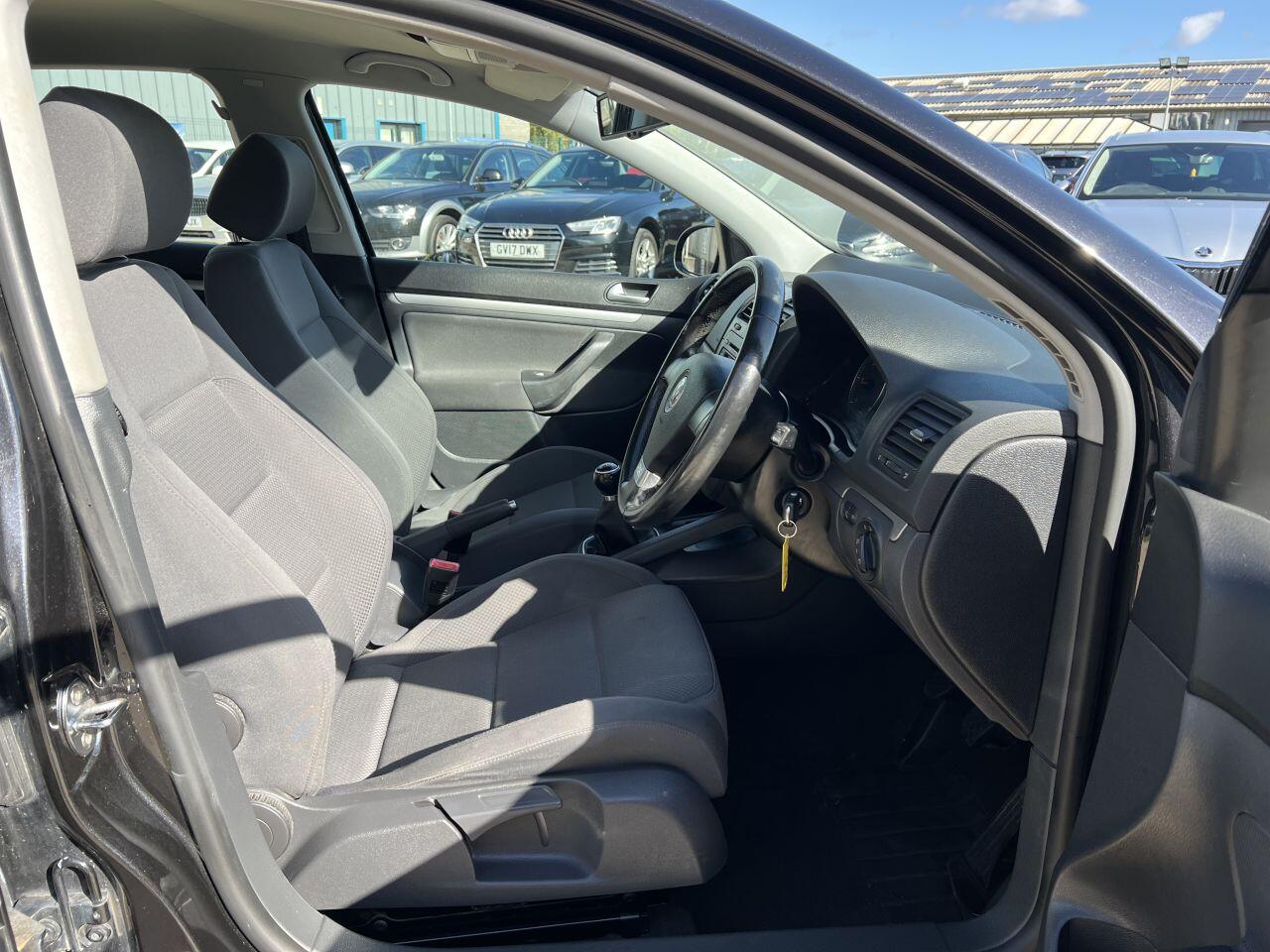 Volkswagen Golf view 14