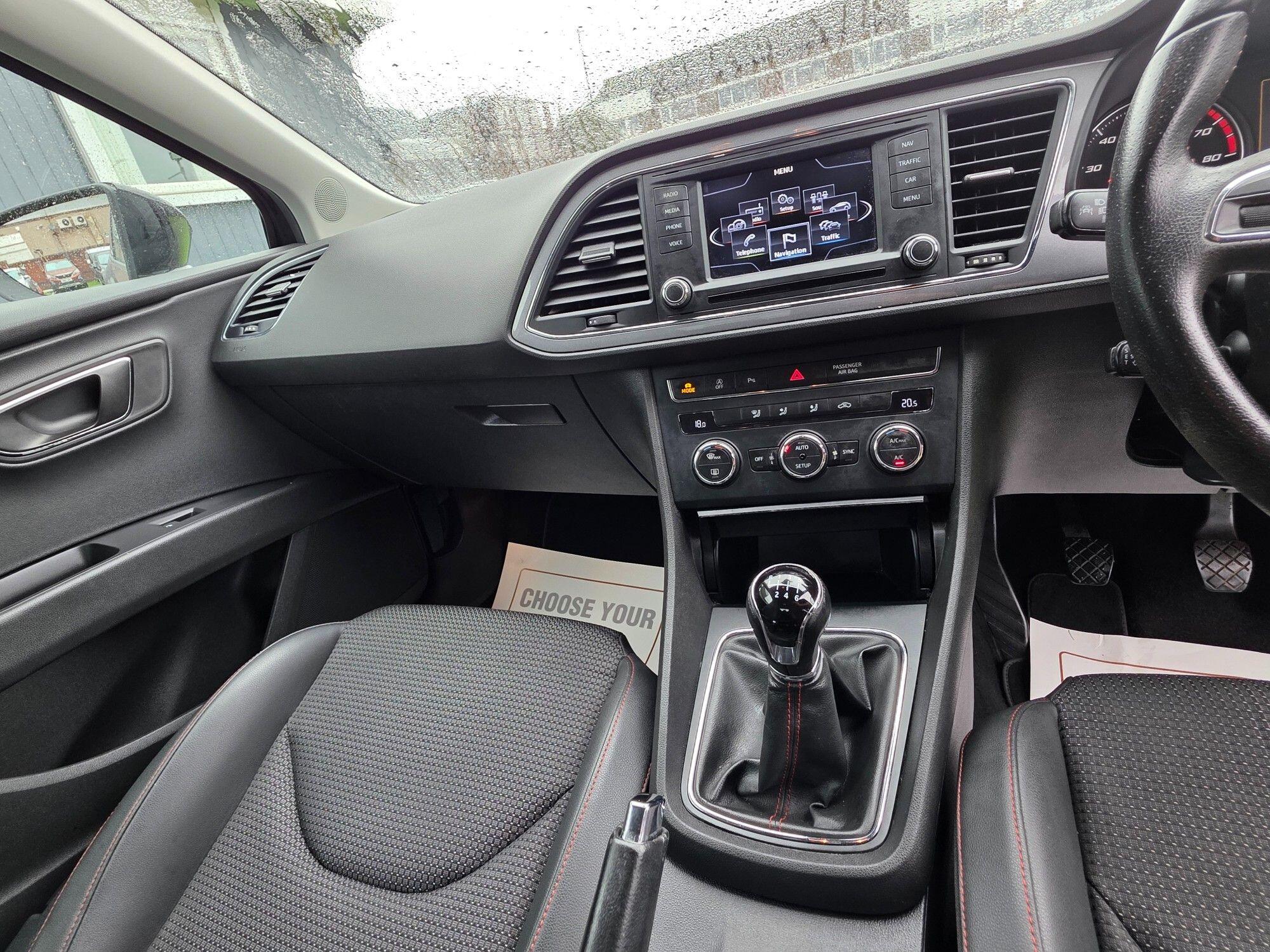 Seat Leon Leon view 3