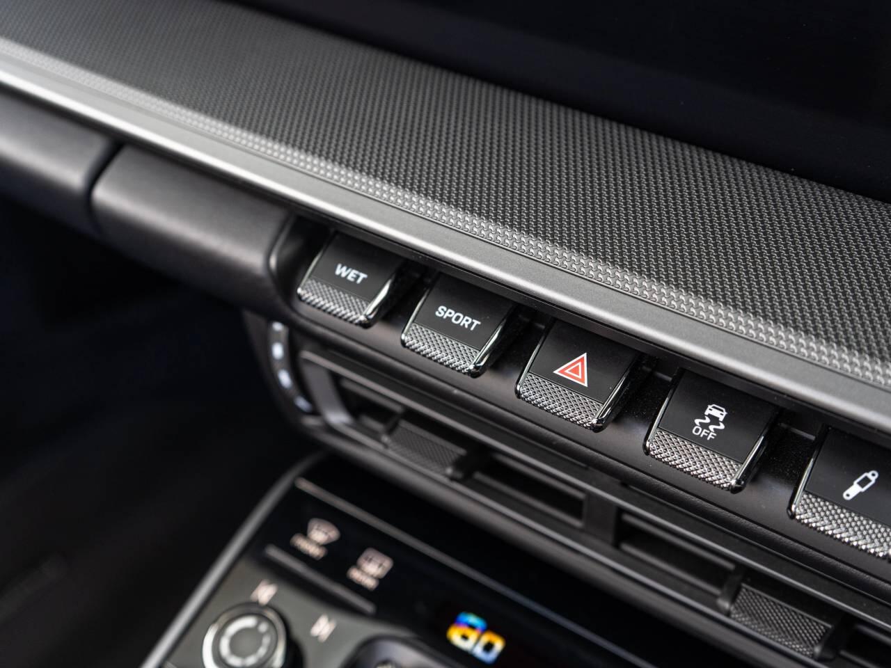 Porsche 911 view 31