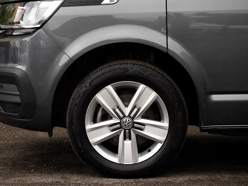 Volkswagen Transporter view 17