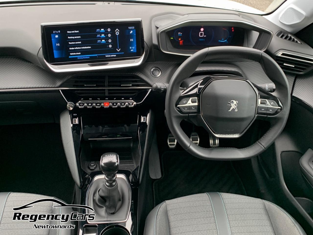 Peugeot 208 view 10