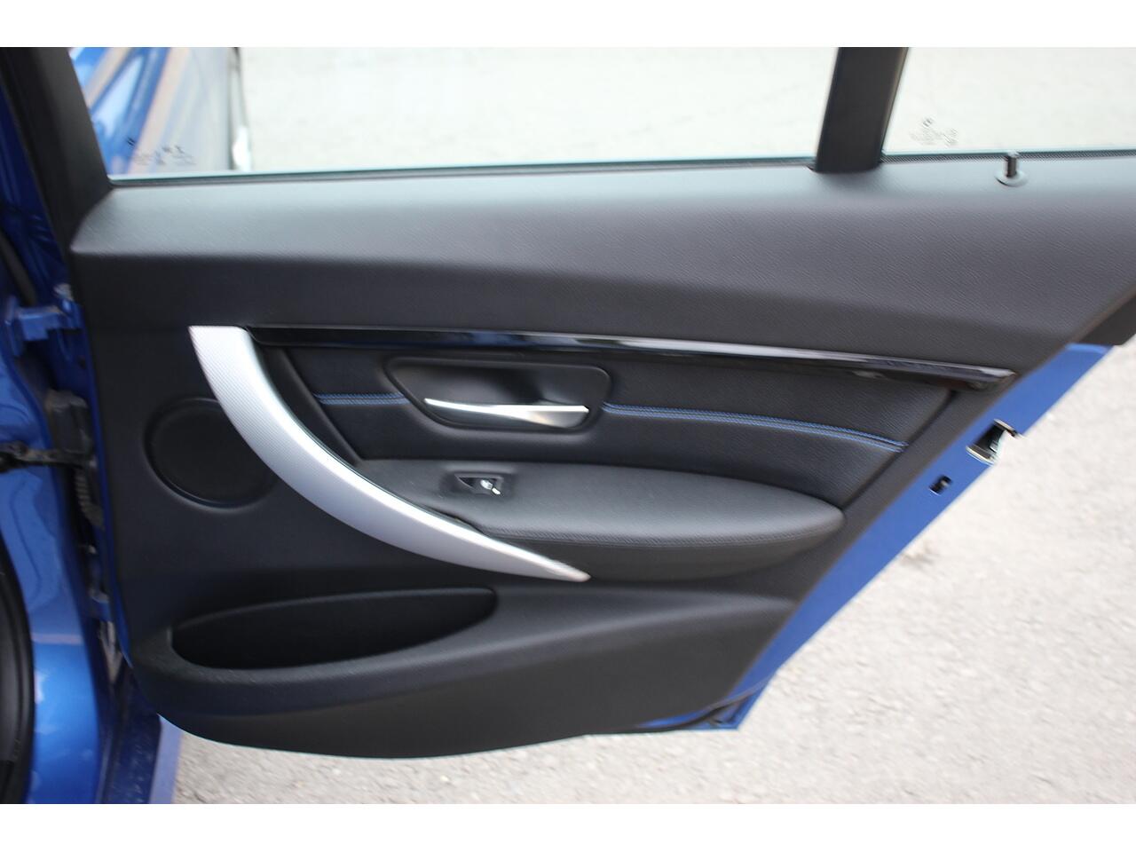 BMW 3 Series view 27