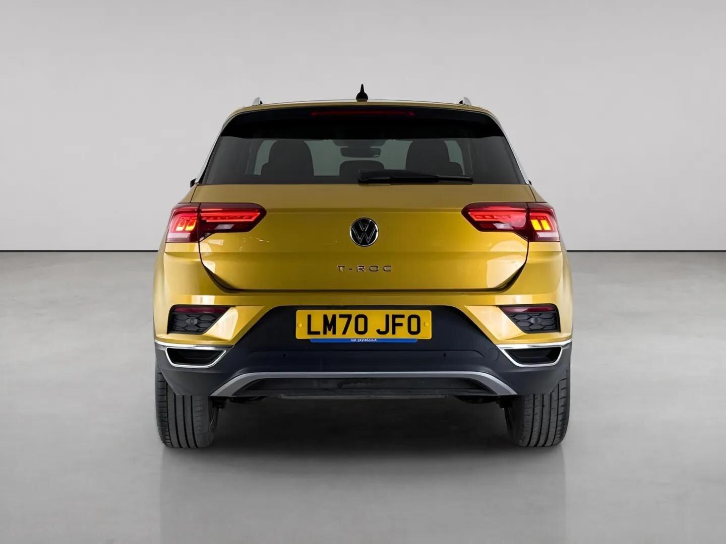 Volkswagen T-Roc view 5