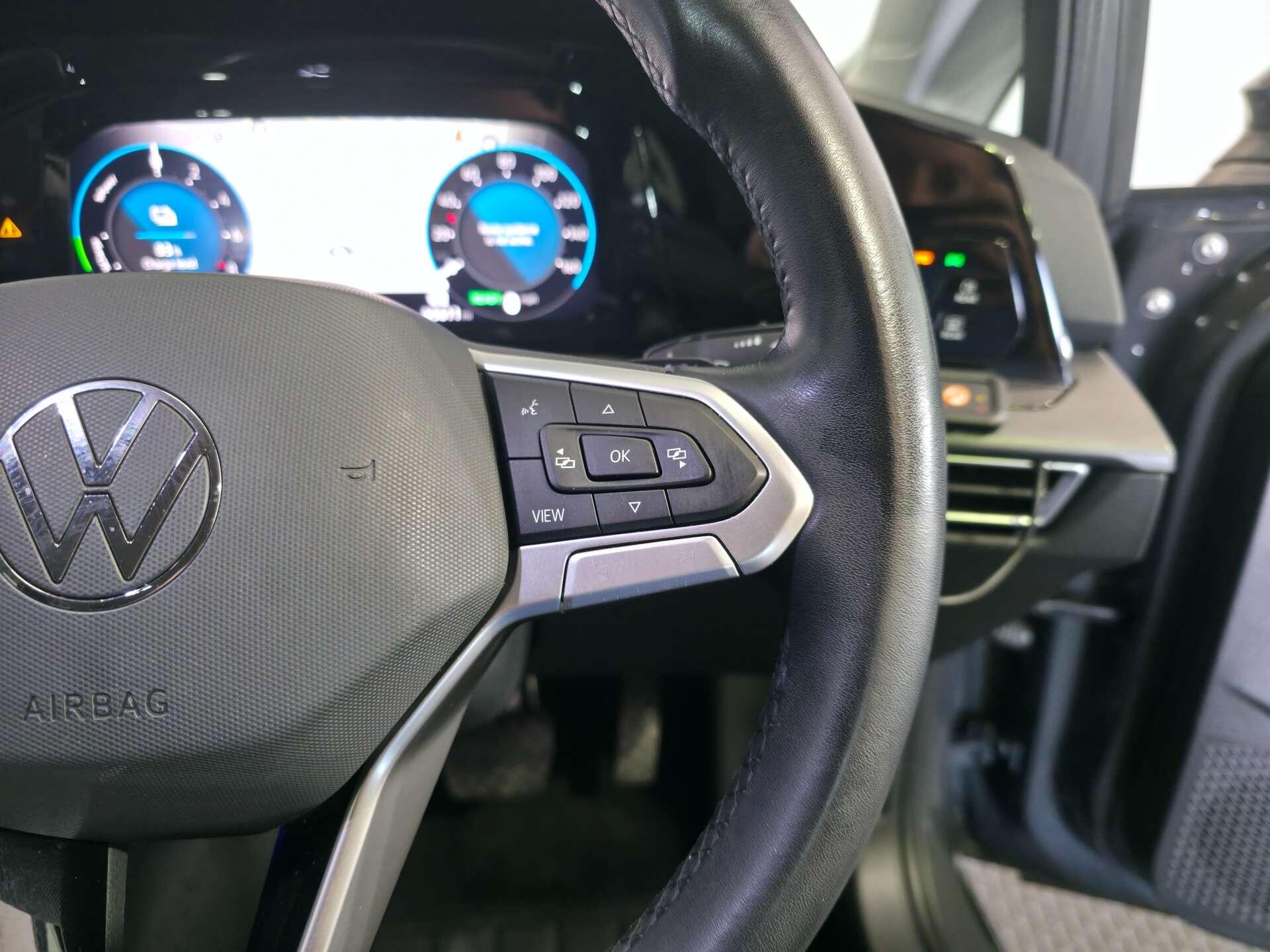 Volkswagen Golf view 25