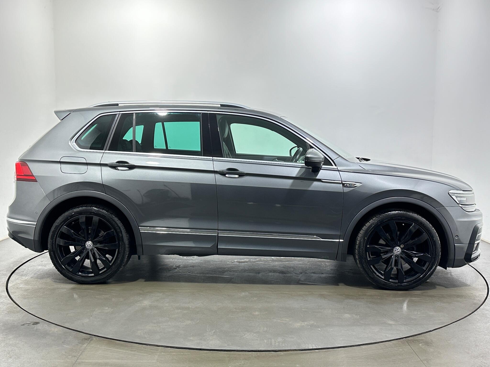Volkswagen Tiguan view 9