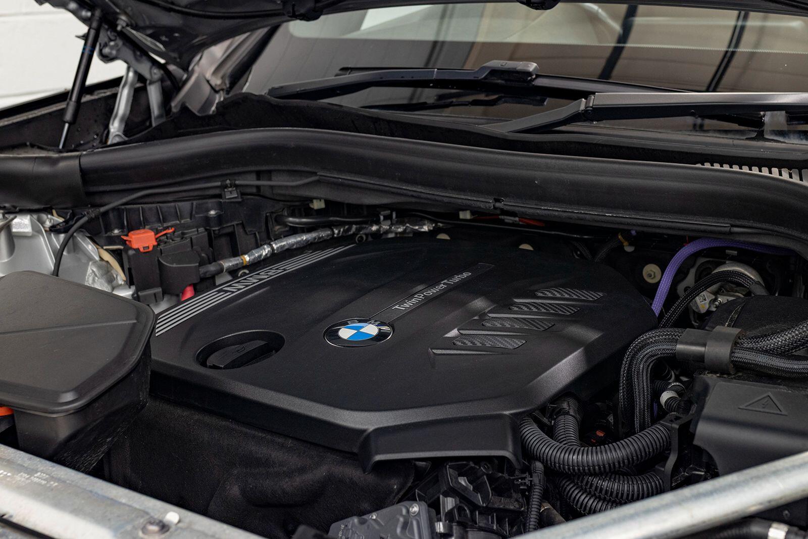 BMW X3 view 11