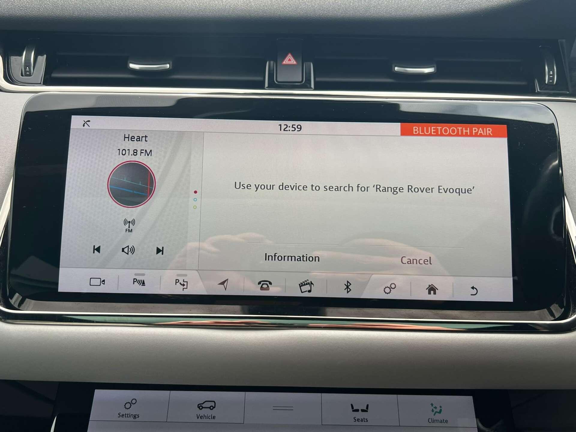 Land Rover Range Rover Evoque view 35