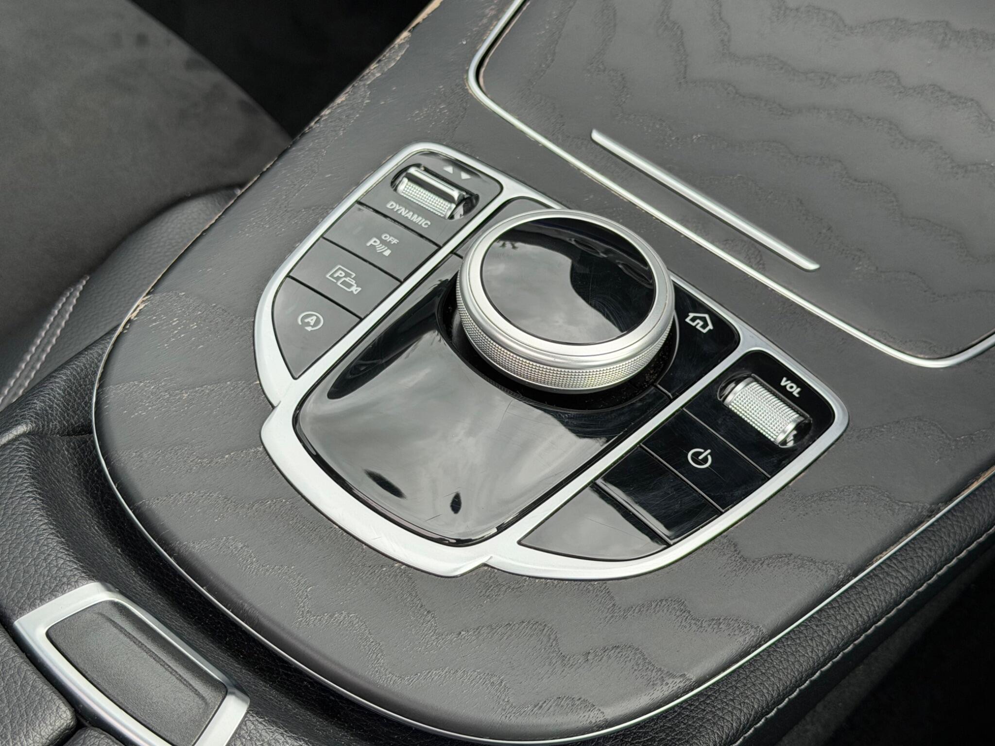Mercedes-Benz E-Class view 41