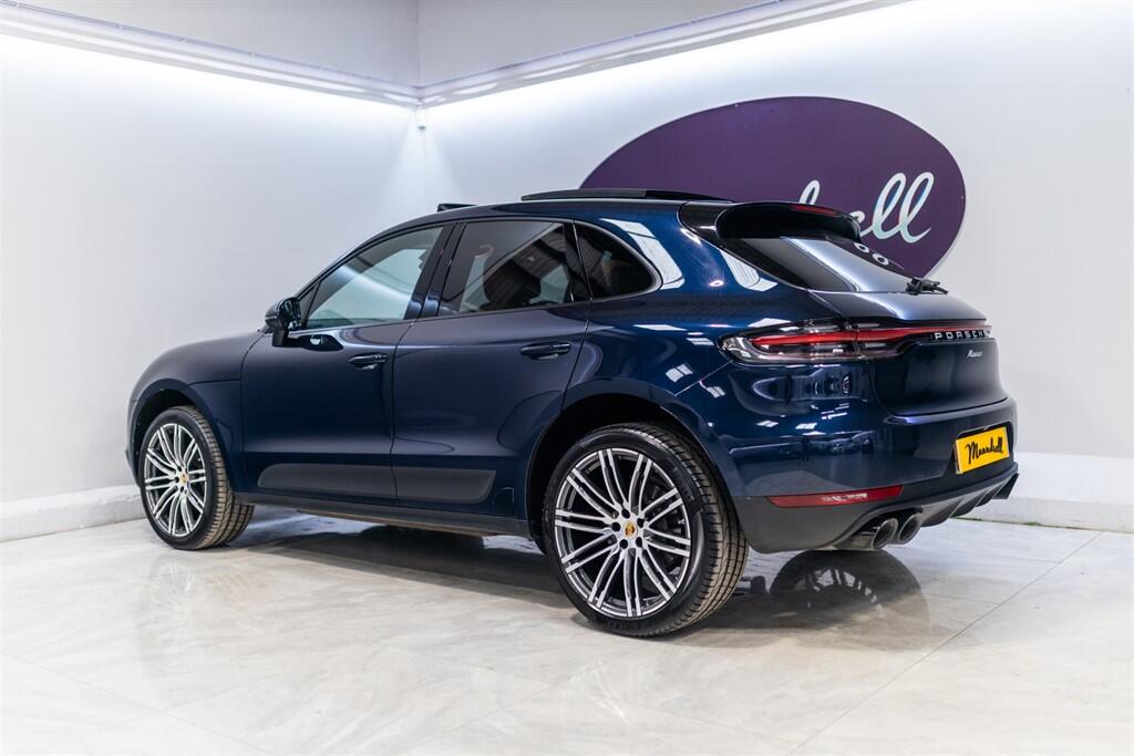 Porsche Macan view 4