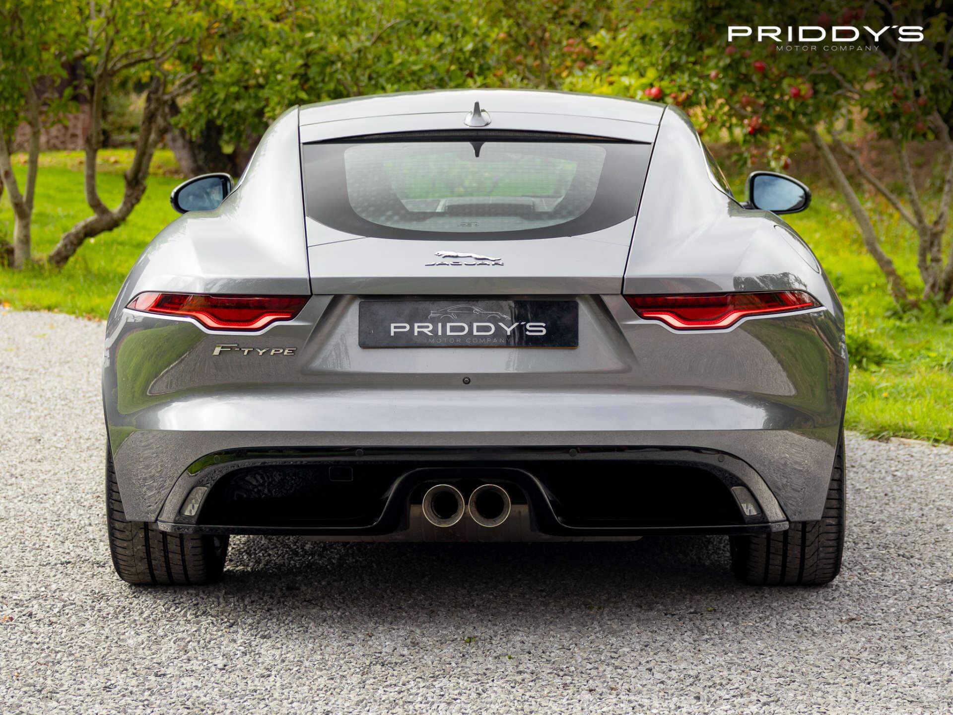 Jaguar F-Type view 35