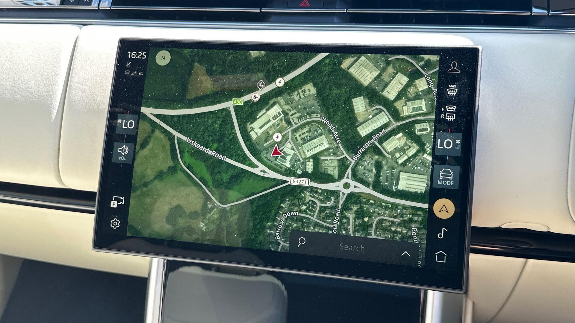 Land Rover Range Rover view 11
