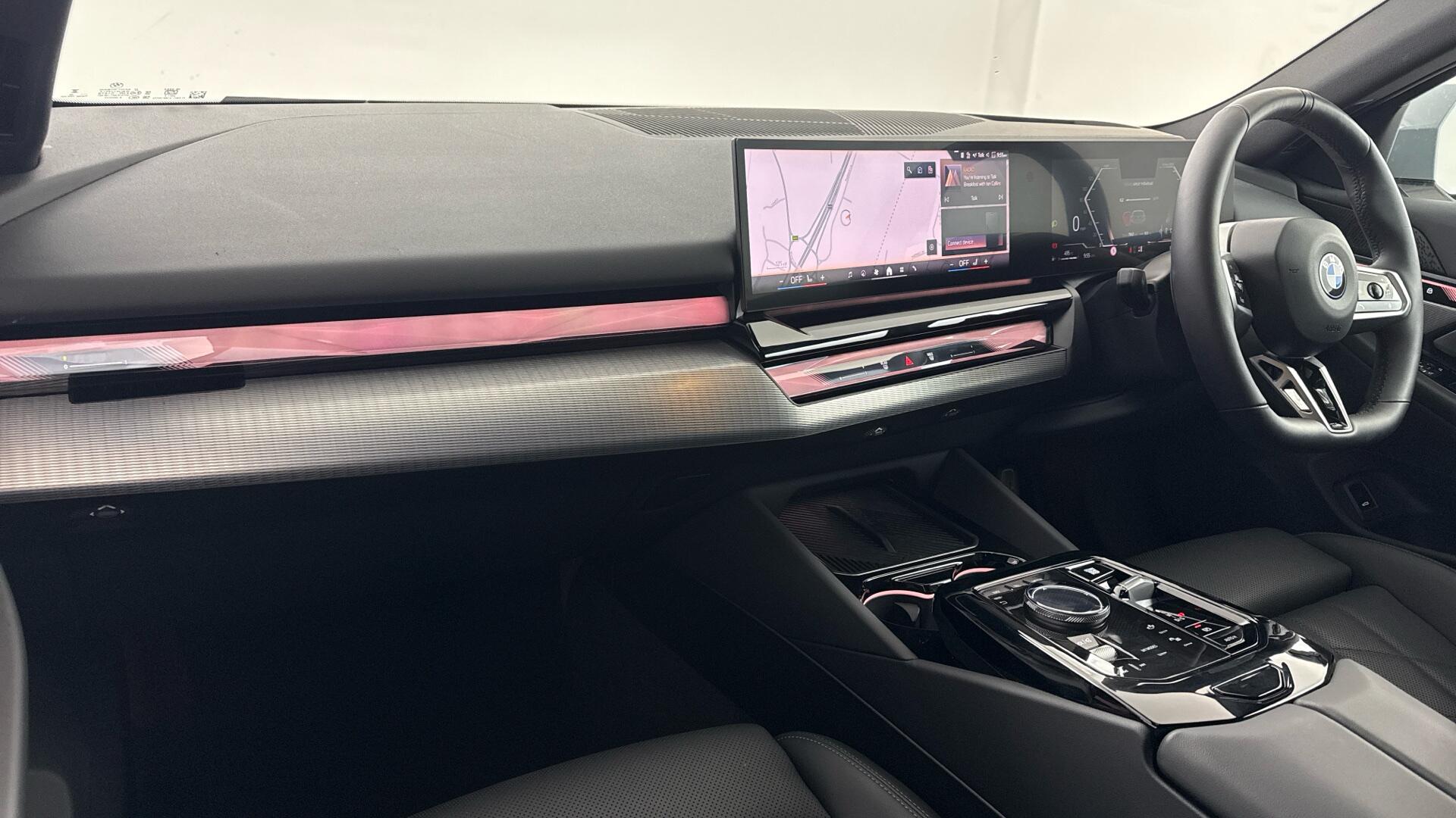 BMW 5 Series view 7