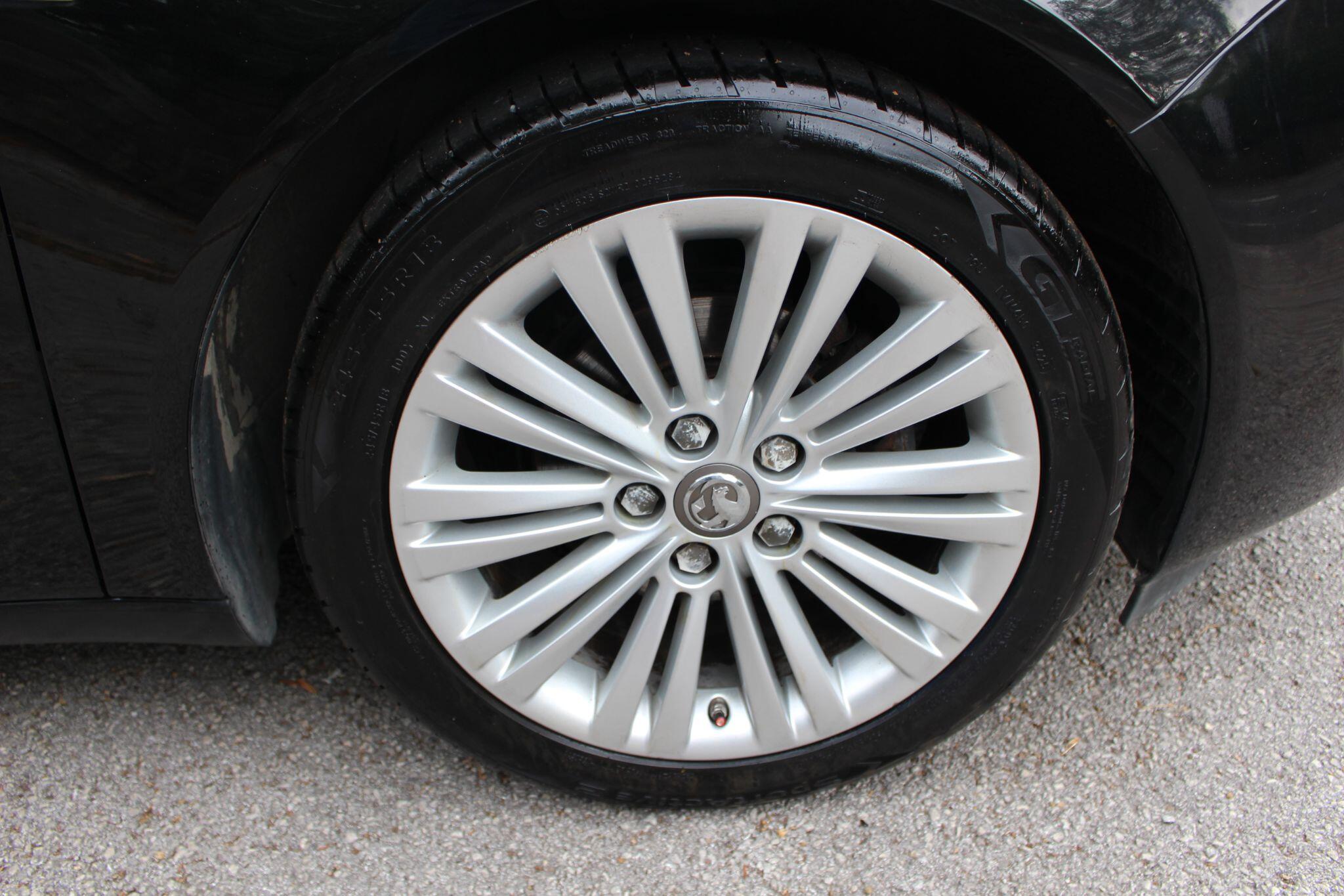 Vauxhall Insignia view 29