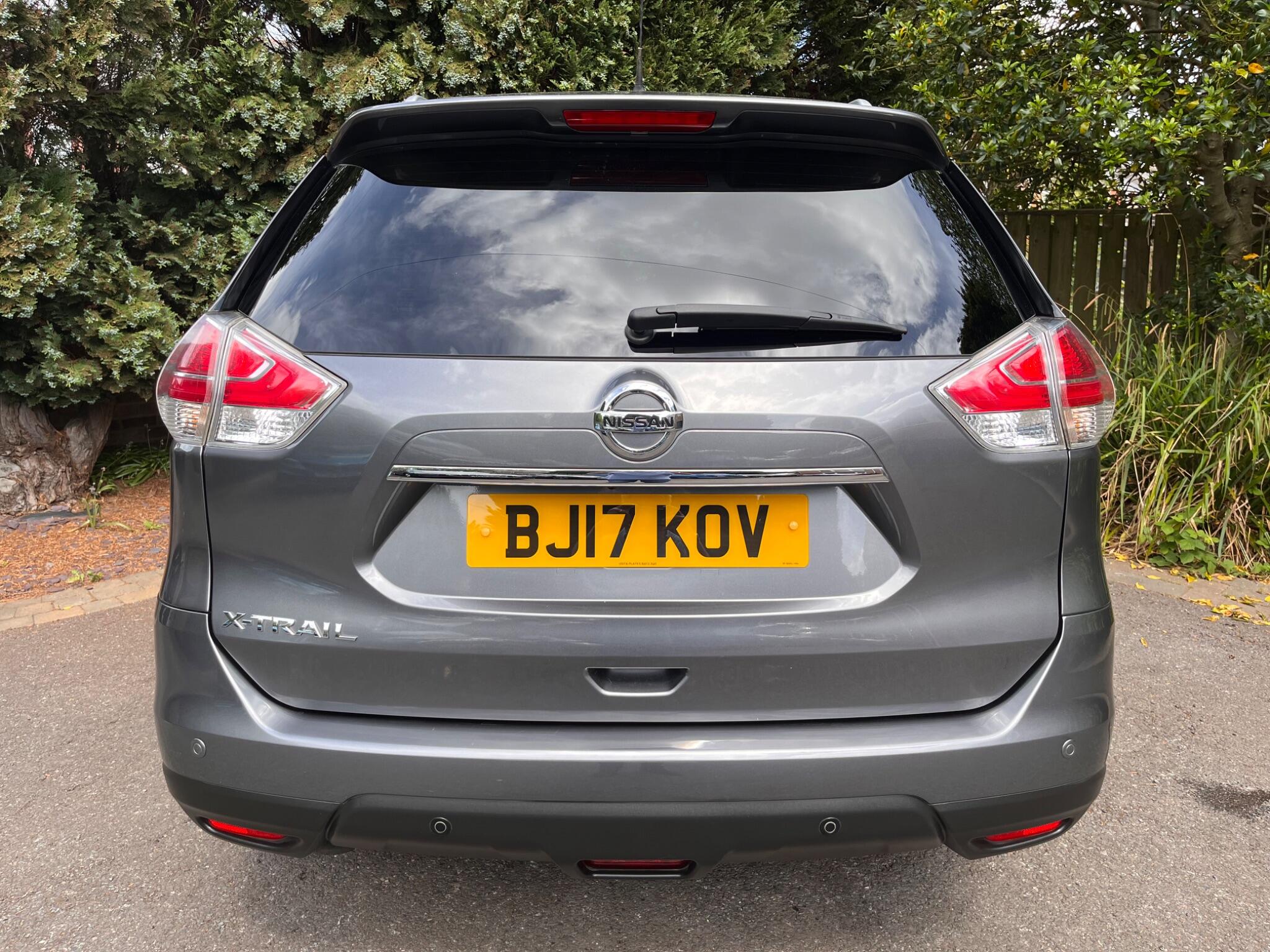 Nissan X-Trail view 13