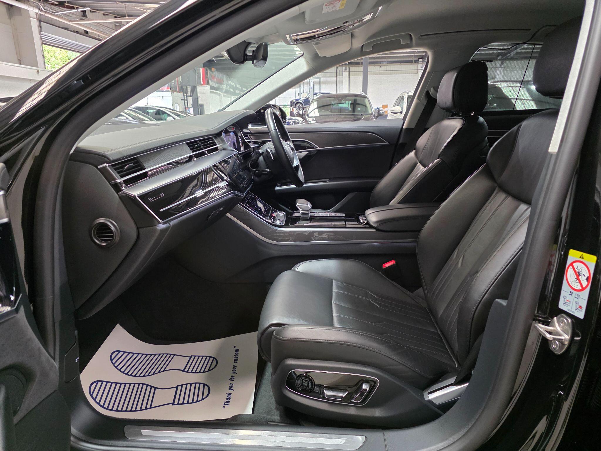 Audi A8 view 34