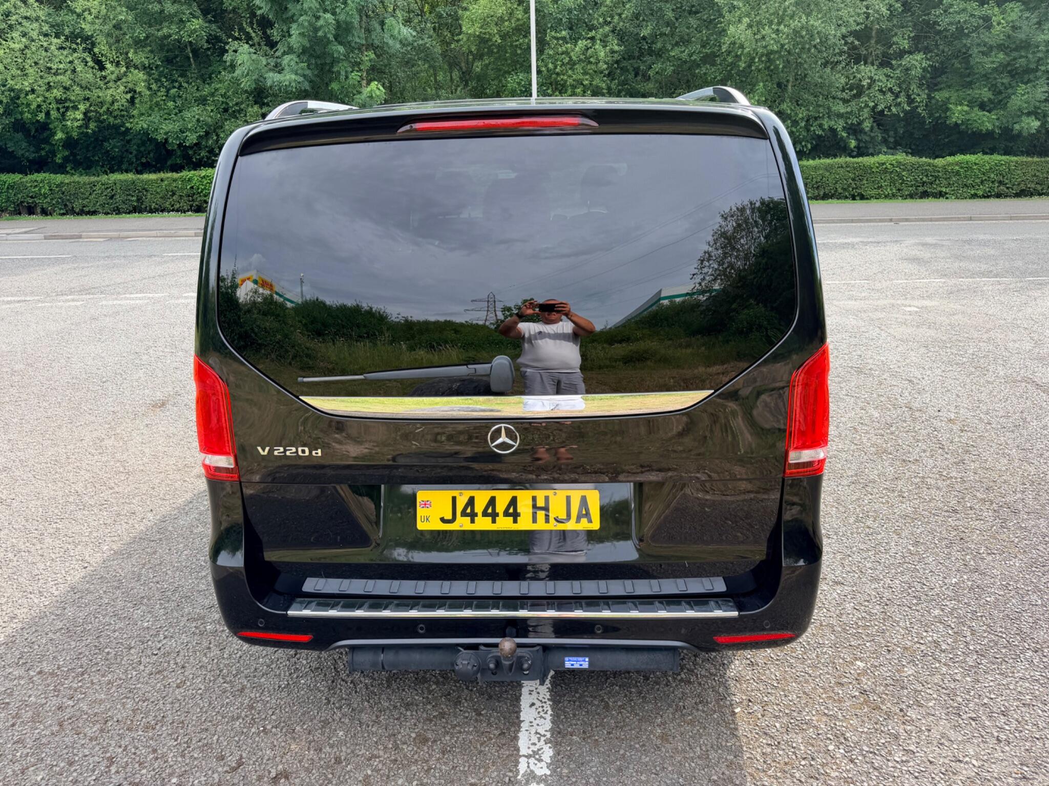Mercedes-Benz V-Class view 7