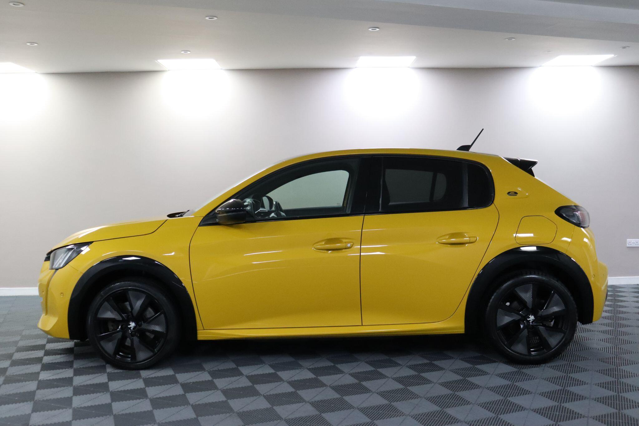 Peugeot E-208 view 19