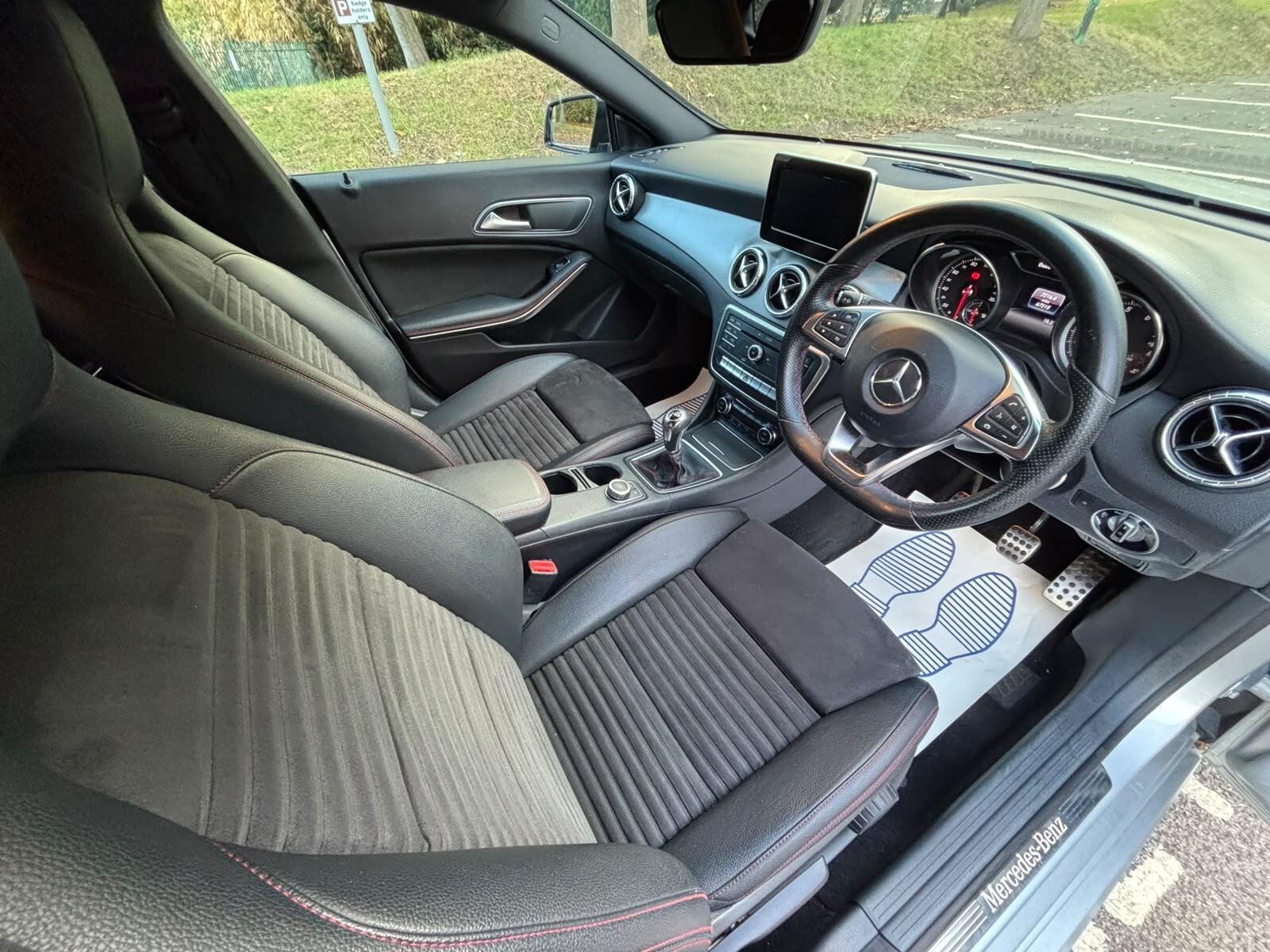 Mercedes-Benz Cla view 11