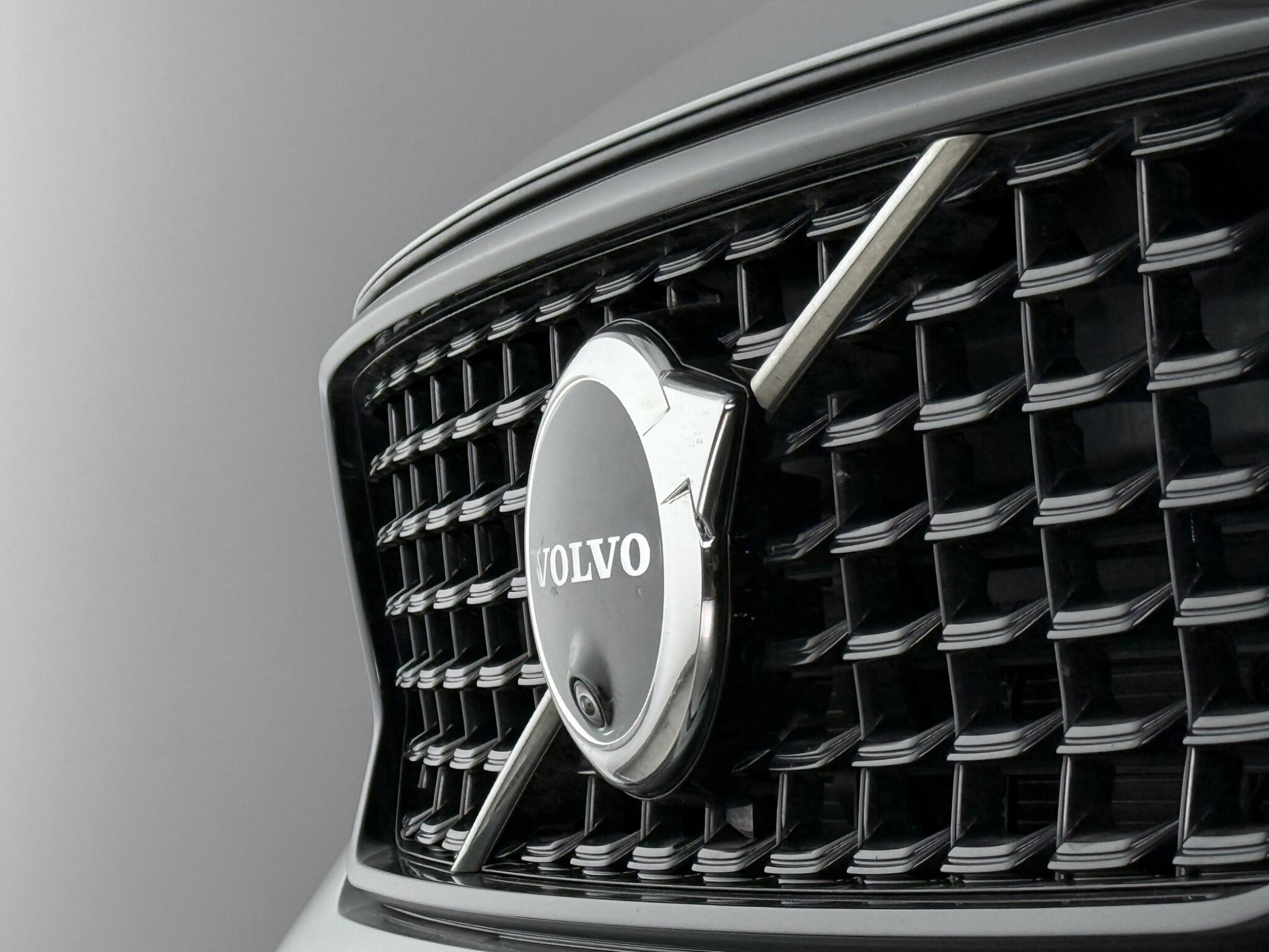 Volvo XC40 view 15